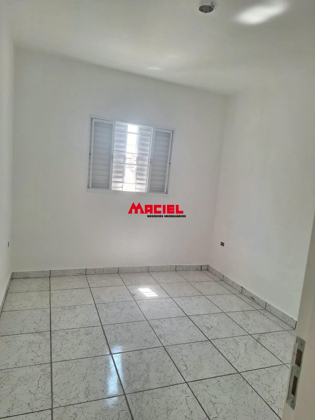 Alugar Casa / Padr&atilde;o em S&atilde;o Jos&eacute; dos Campos R$ 1.750,00 - Foto 6