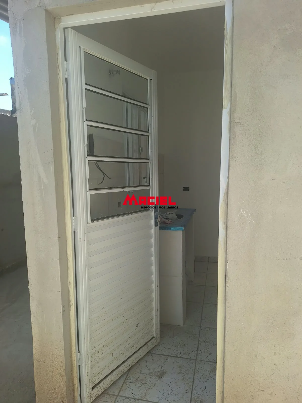Alugar Casa / Padr&atilde;o em S&atilde;o Jos&eacute; dos Campos R$ 1.750,00 - Foto 12