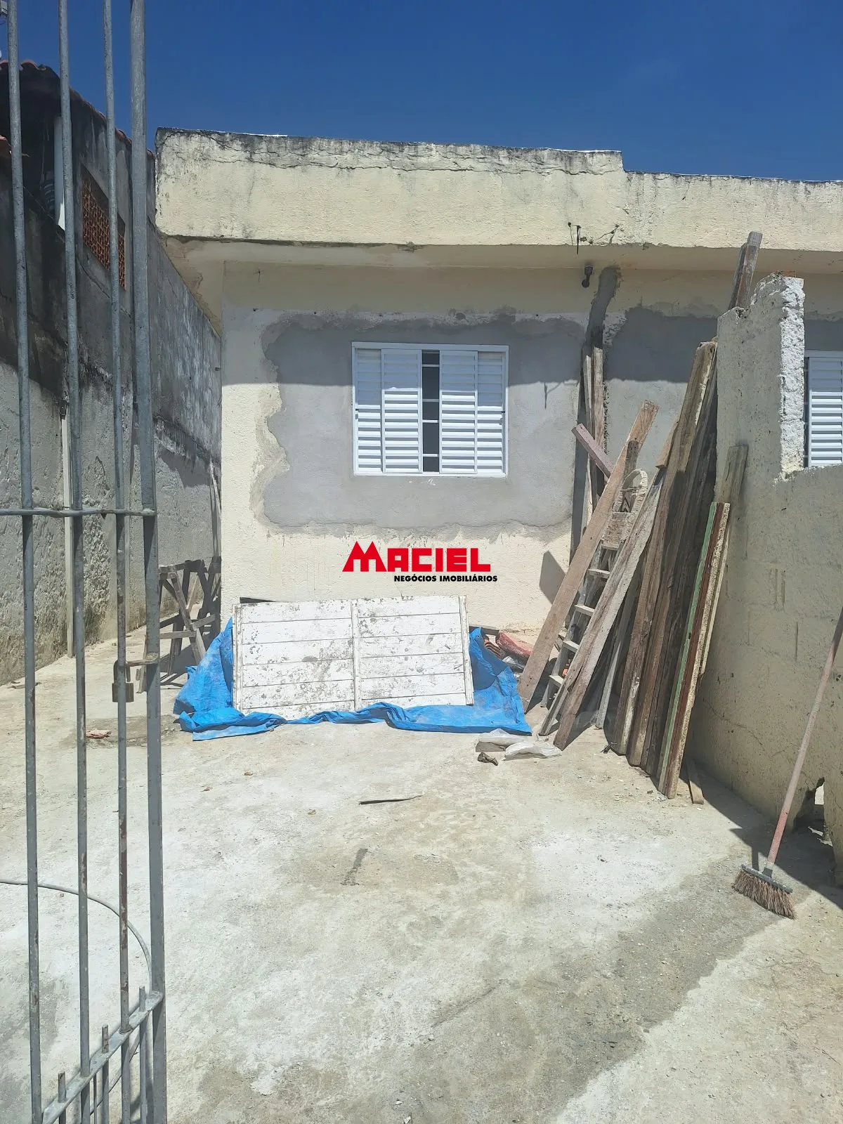 Alugar Casa / Padr&atilde;o em S&atilde;o Jos&eacute; dos Campos R$ 1.750,00 - Foto 1