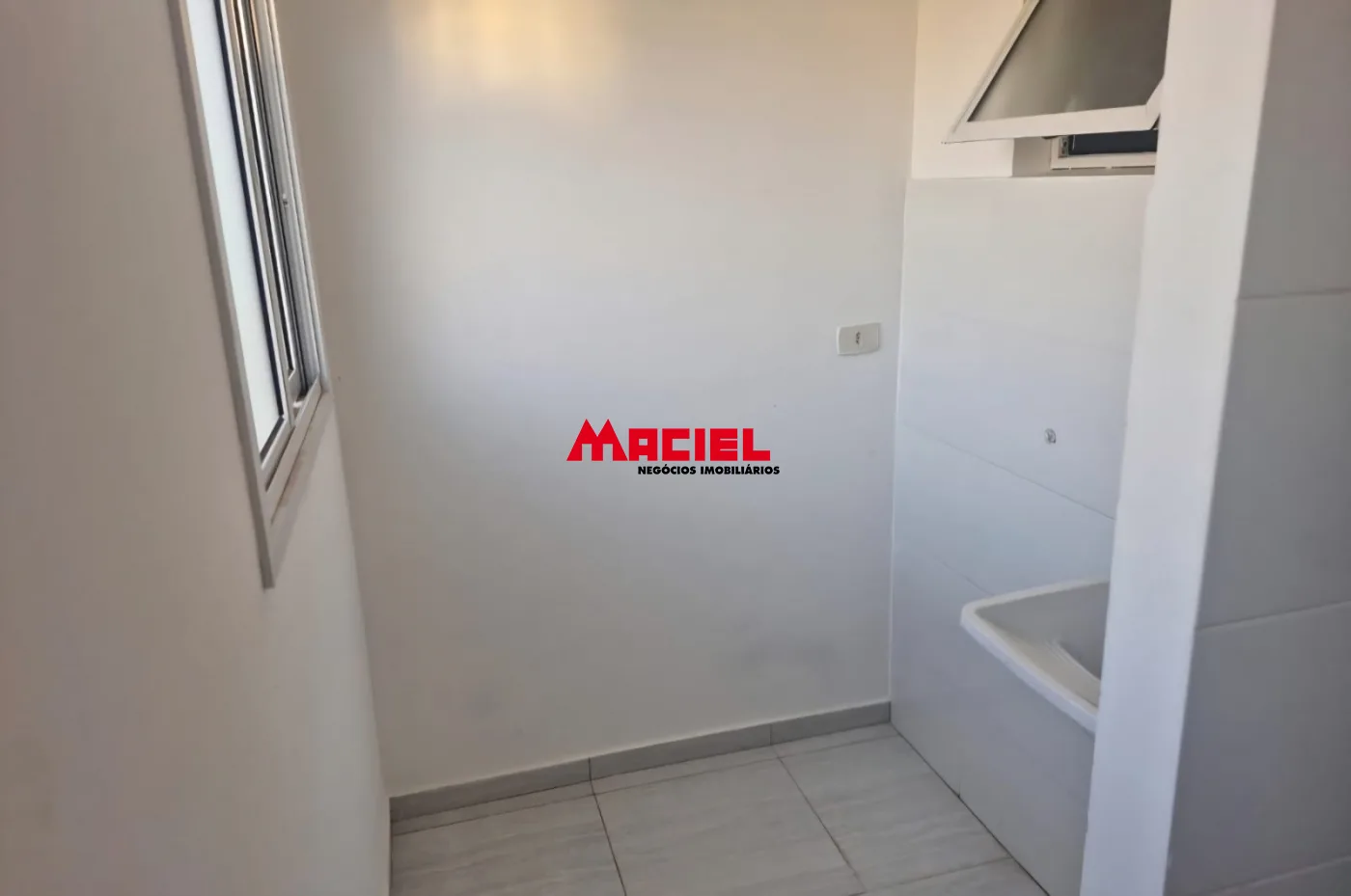 Alugar Apartamento / Padr&atilde;o em S&atilde;o Jos&eacute; dos Campos R$ 1.400,00 - Foto 2