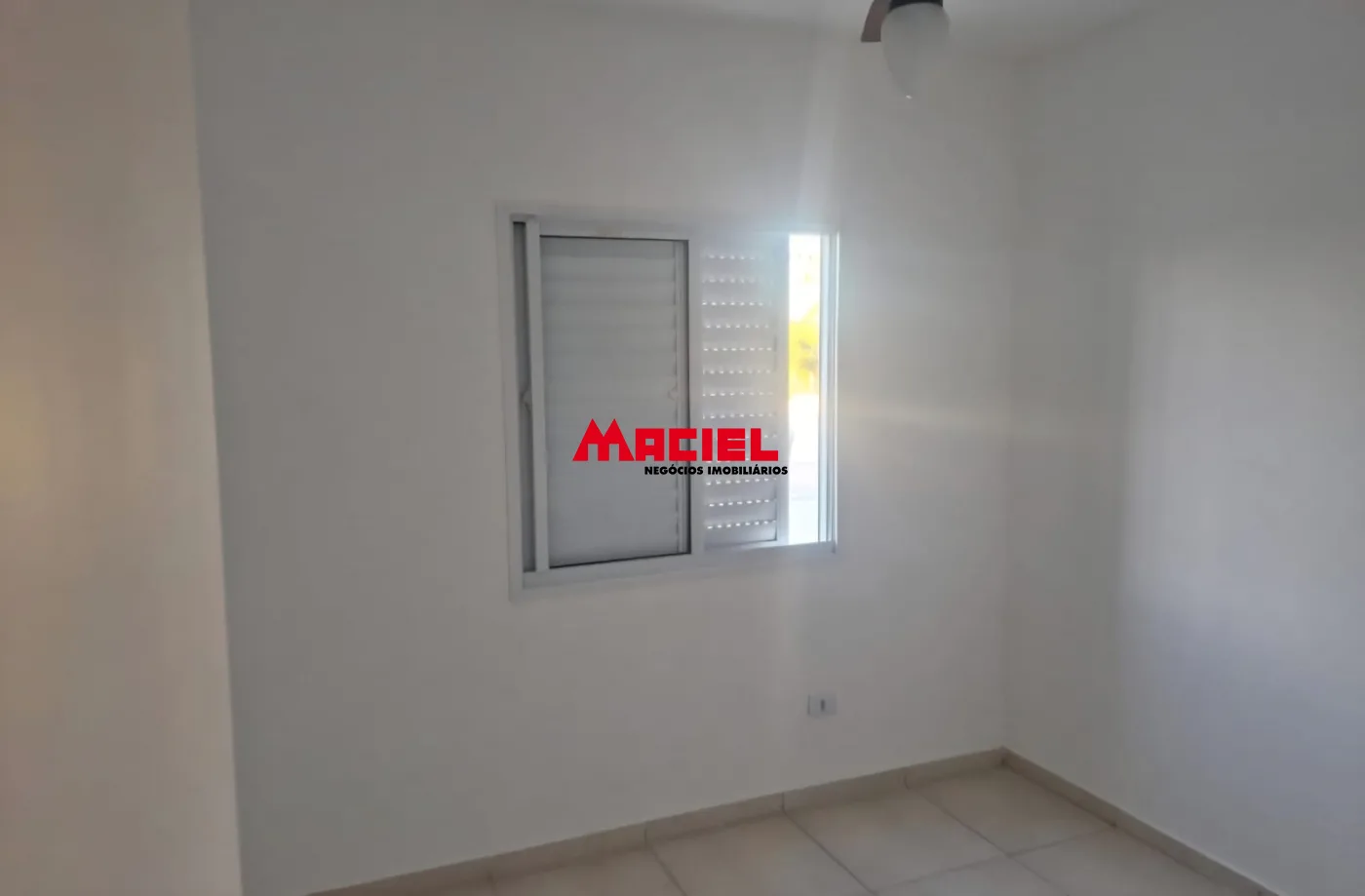 Alugar Apartamento / Padr&atilde;o em S&atilde;o Jos&eacute; dos Campos R$ 1.400,00 - Foto 4