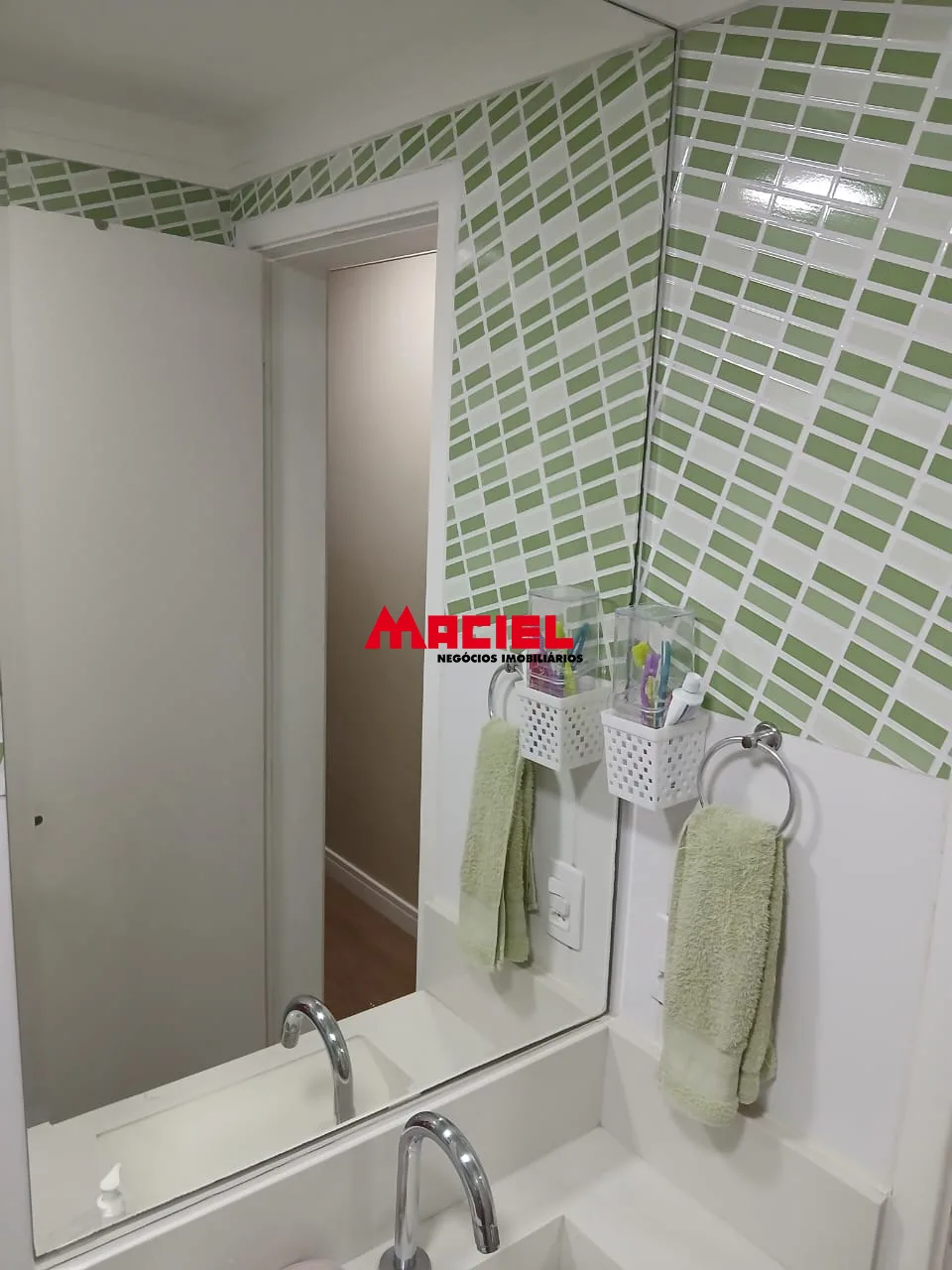 Comprar Apartamento / Padr&atilde;o em S&atilde;o Jos&eacute; dos Campos R$ 390.000,00 - Foto 16