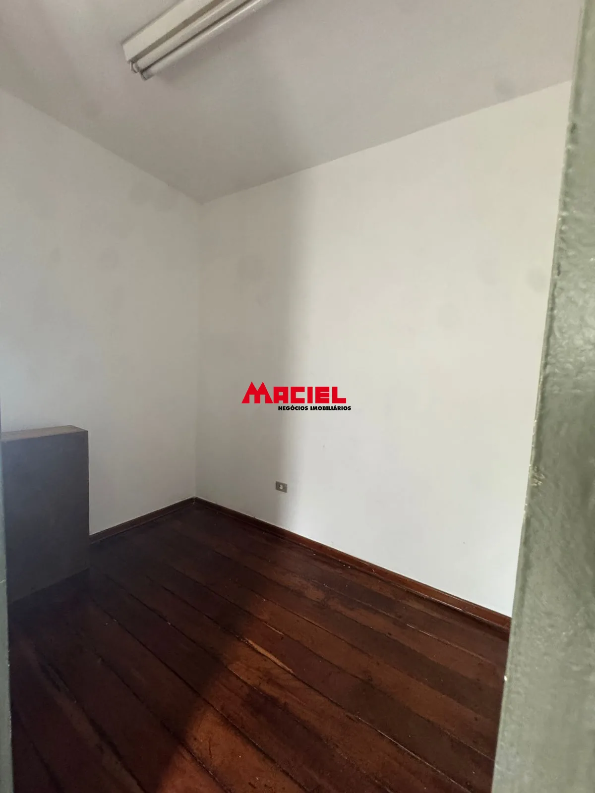 Alugar Comercial / Sala em S&atilde;o Jos&eacute; dos Campos R$ 1.500,00 - Foto 2
