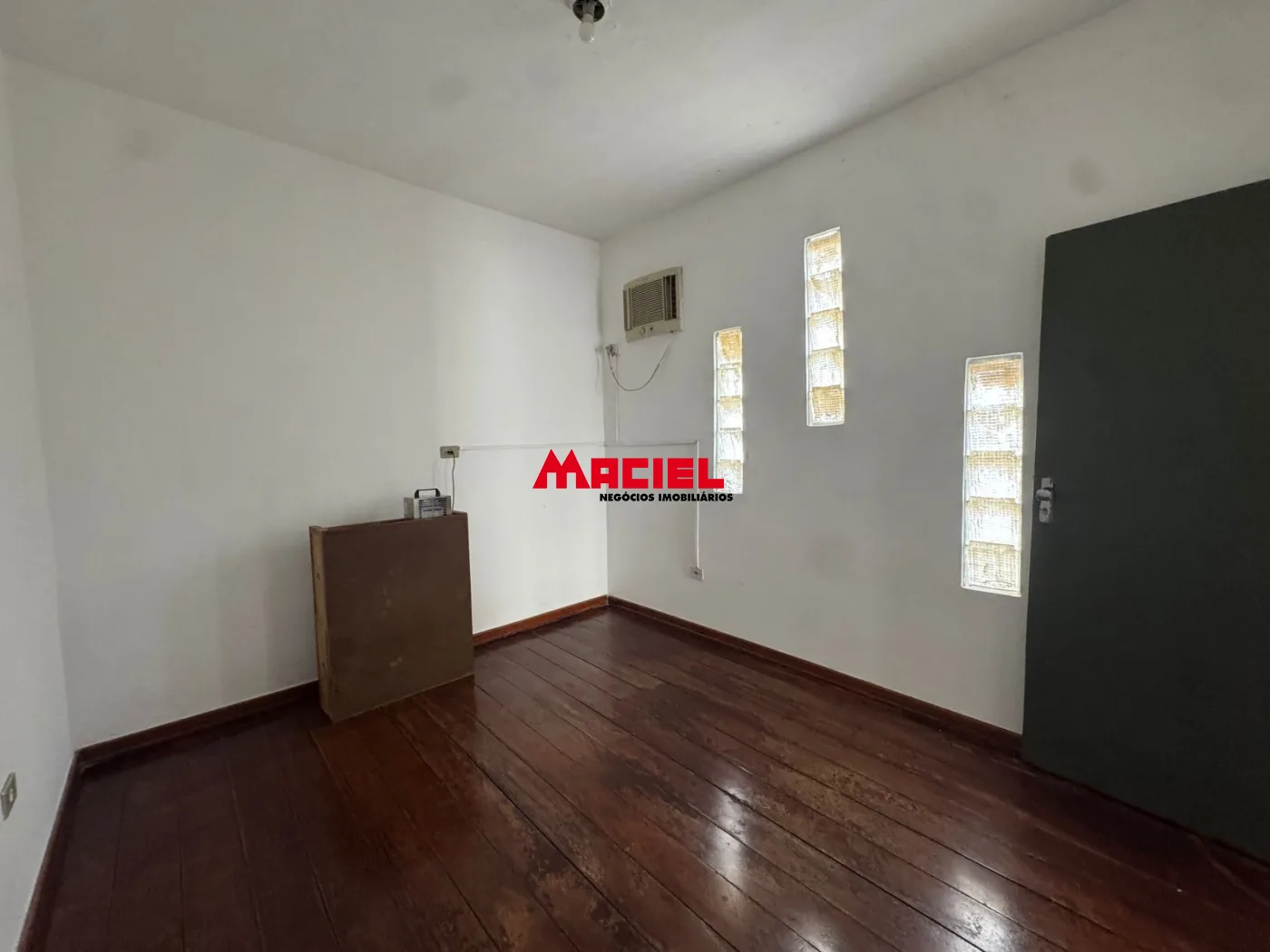 Alugar Comercial / Sala em S&atilde;o Jos&eacute; dos Campos R$ 1.500,00 - Foto 3