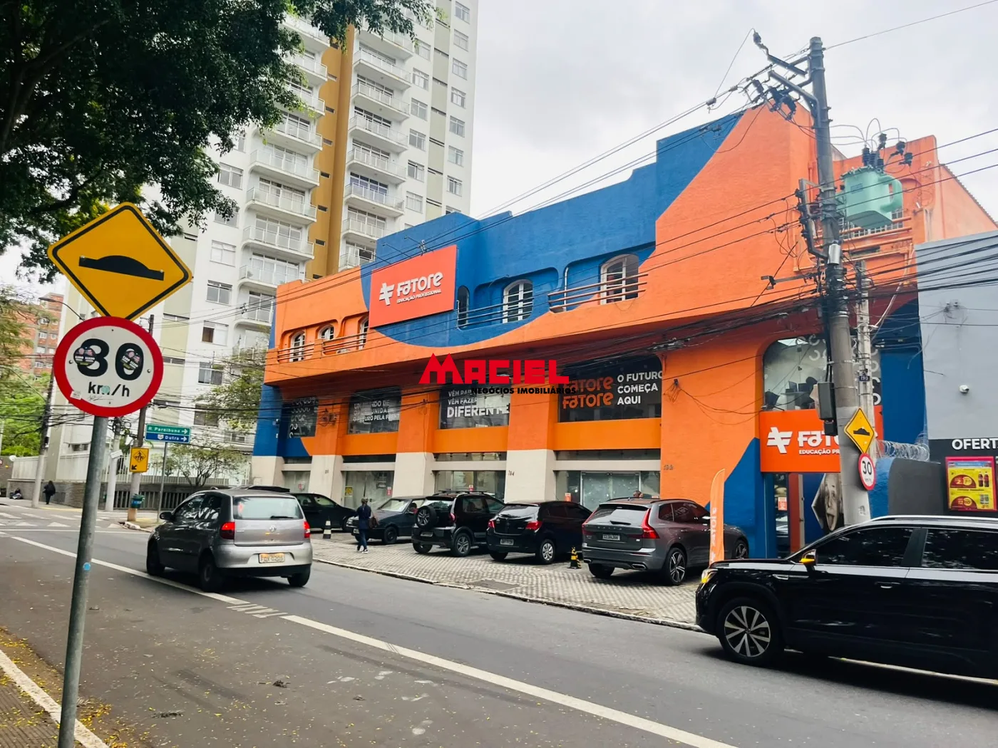Alugar Comercial / Pr&eacute;dio em S&atilde;o Jos&eacute; dos Campos R$ 50.000,00 - Foto 2