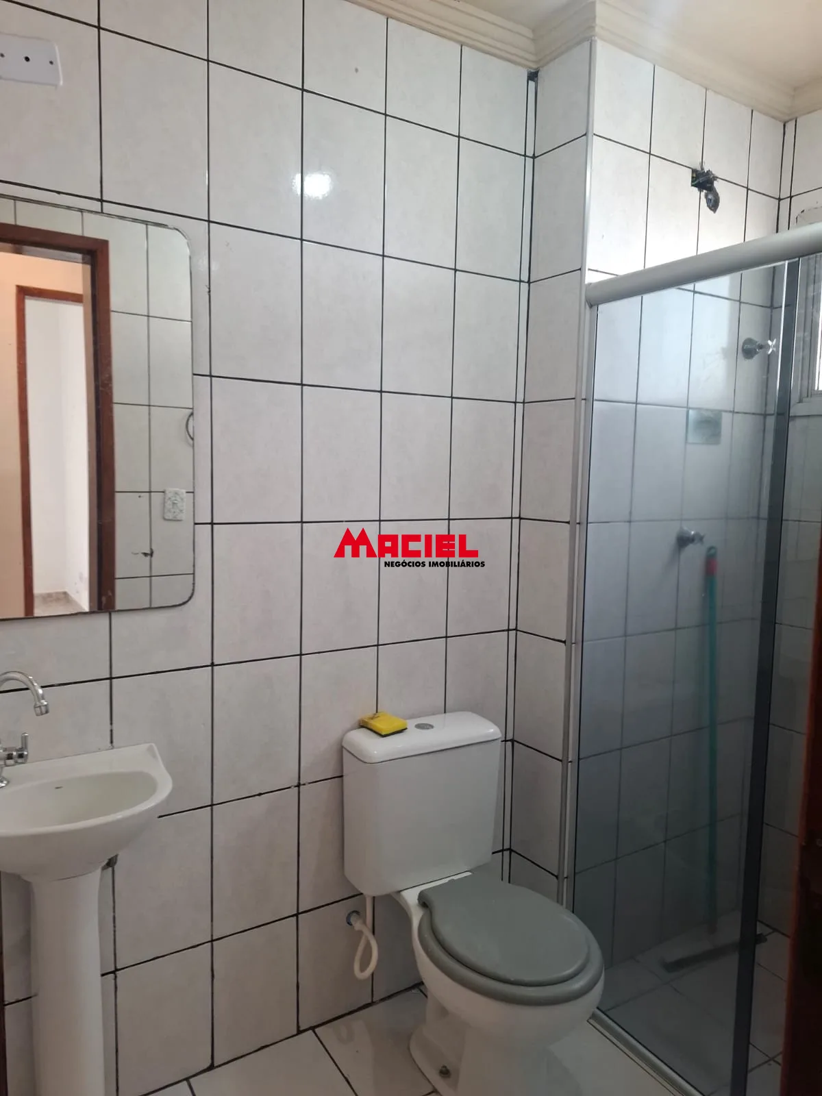 Alugar Apartamento / Padr&atilde;o em S&atilde;o Jos&eacute; dos Campos R$ 1.600,00 - Foto 2