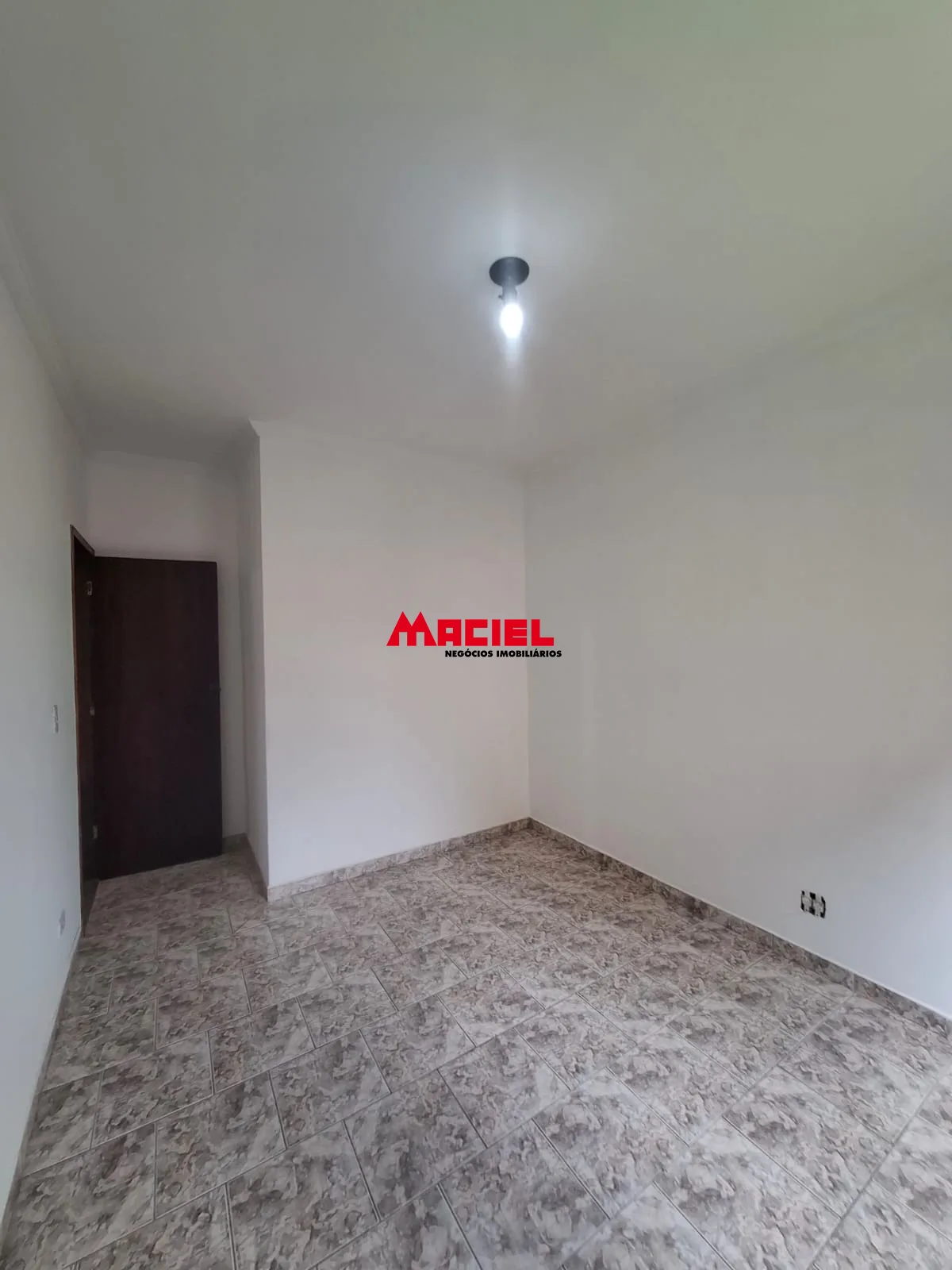 Alugar Apartamento / Padr&atilde;o em S&atilde;o Jos&eacute; dos Campos R$ 1.600,00 - Foto 3