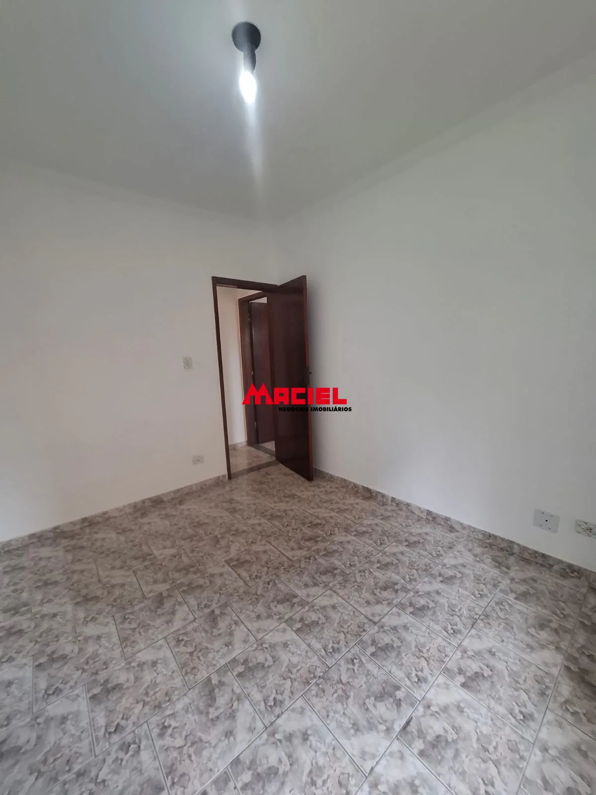 Alugar Apartamento / Padr&atilde;o em S&atilde;o Jos&eacute; dos Campos R$ 1.600,00 - Foto 14