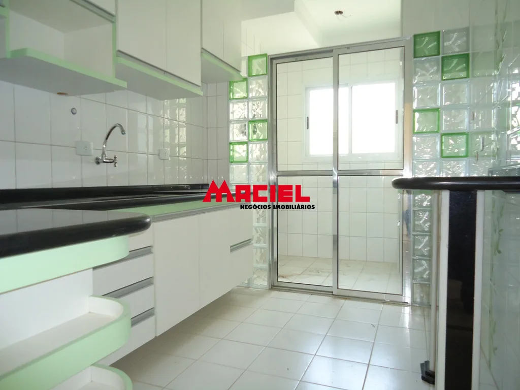 Alugar Apartamento / Padr&atilde;o em S&atilde;o Jos&eacute; dos Campos R$ 2.500,00 - Foto 2