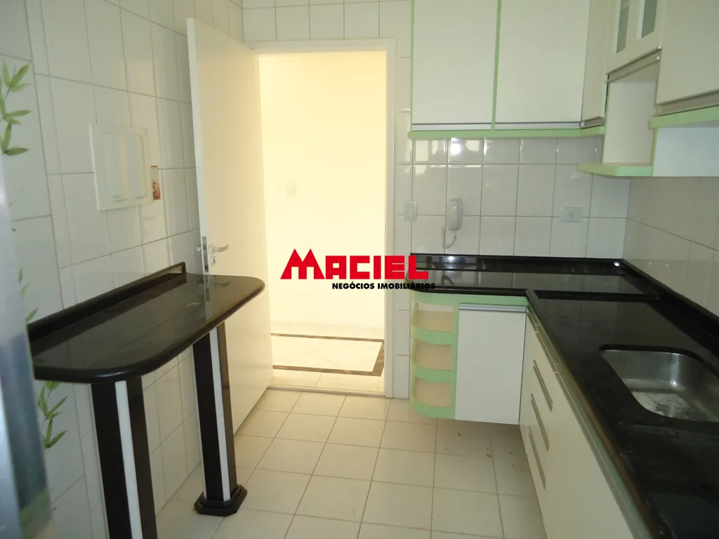 Alugar Apartamento / Padr&atilde;o em S&atilde;o Jos&eacute; dos Campos R$ 2.500,00 - Foto 3