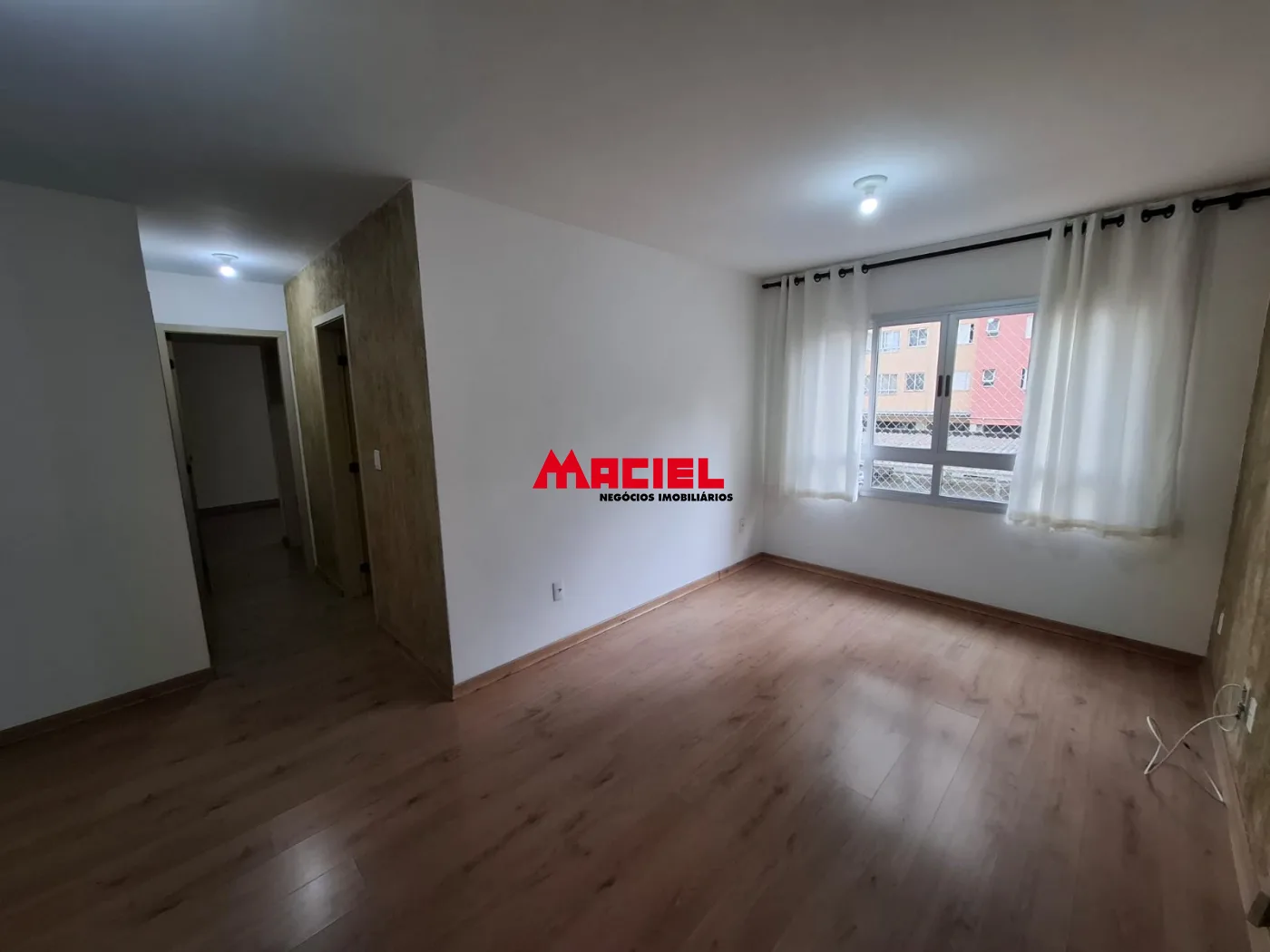 Alugar Apartamento / Padr&atilde;o em S&atilde;o Jos&eacute; dos Campos R$ 2.300,00 - Foto 2