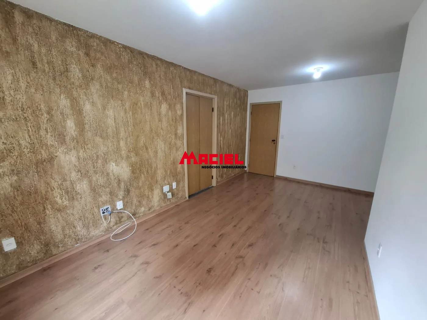 Alugar Apartamento / Padr&atilde;o em S&atilde;o Jos&eacute; dos Campos R$ 2.300,00 - Foto 3