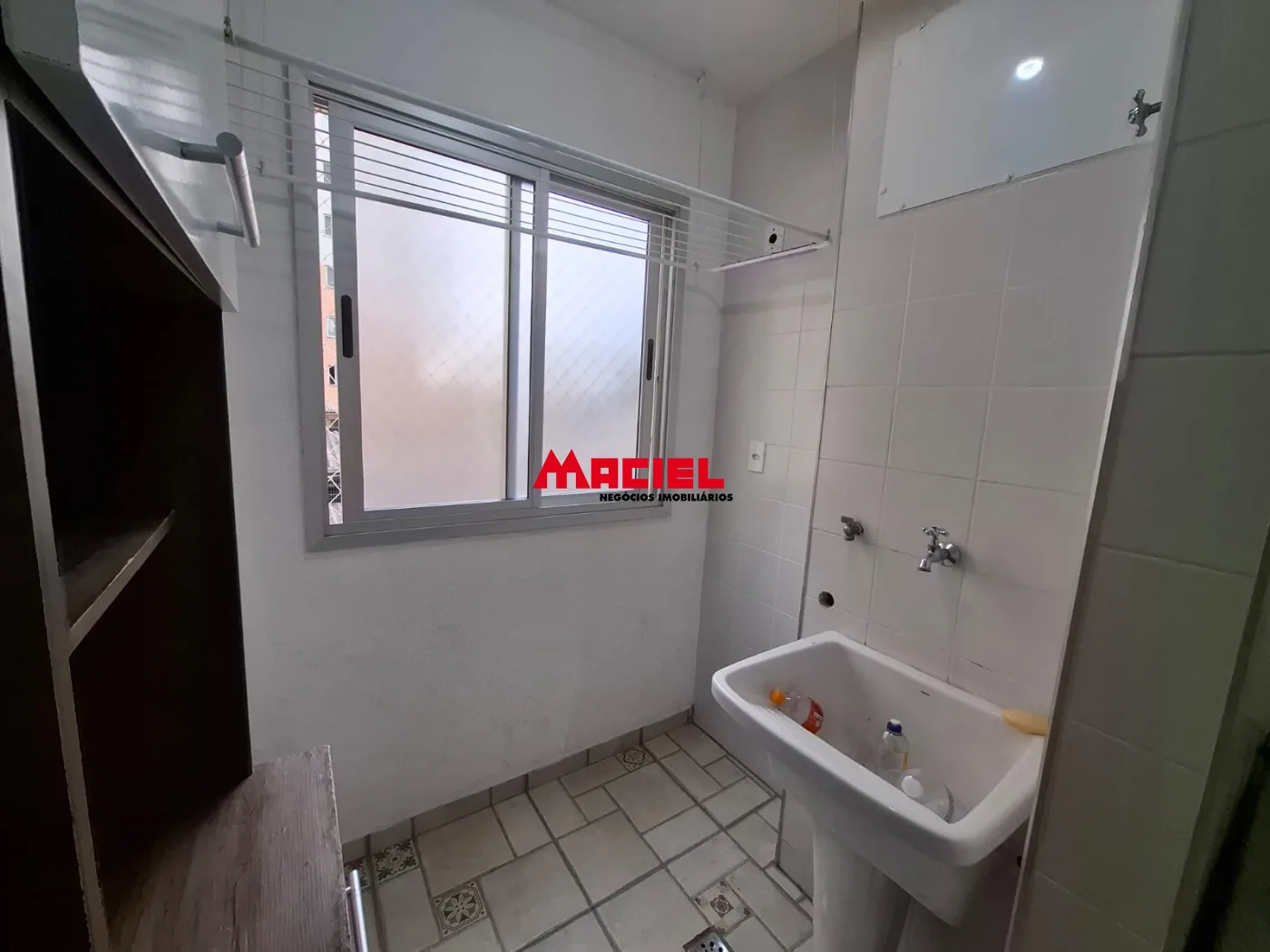 Alugar Apartamento / Padr&atilde;o em S&atilde;o Jos&eacute; dos Campos R$ 2.300,00 - Foto 8