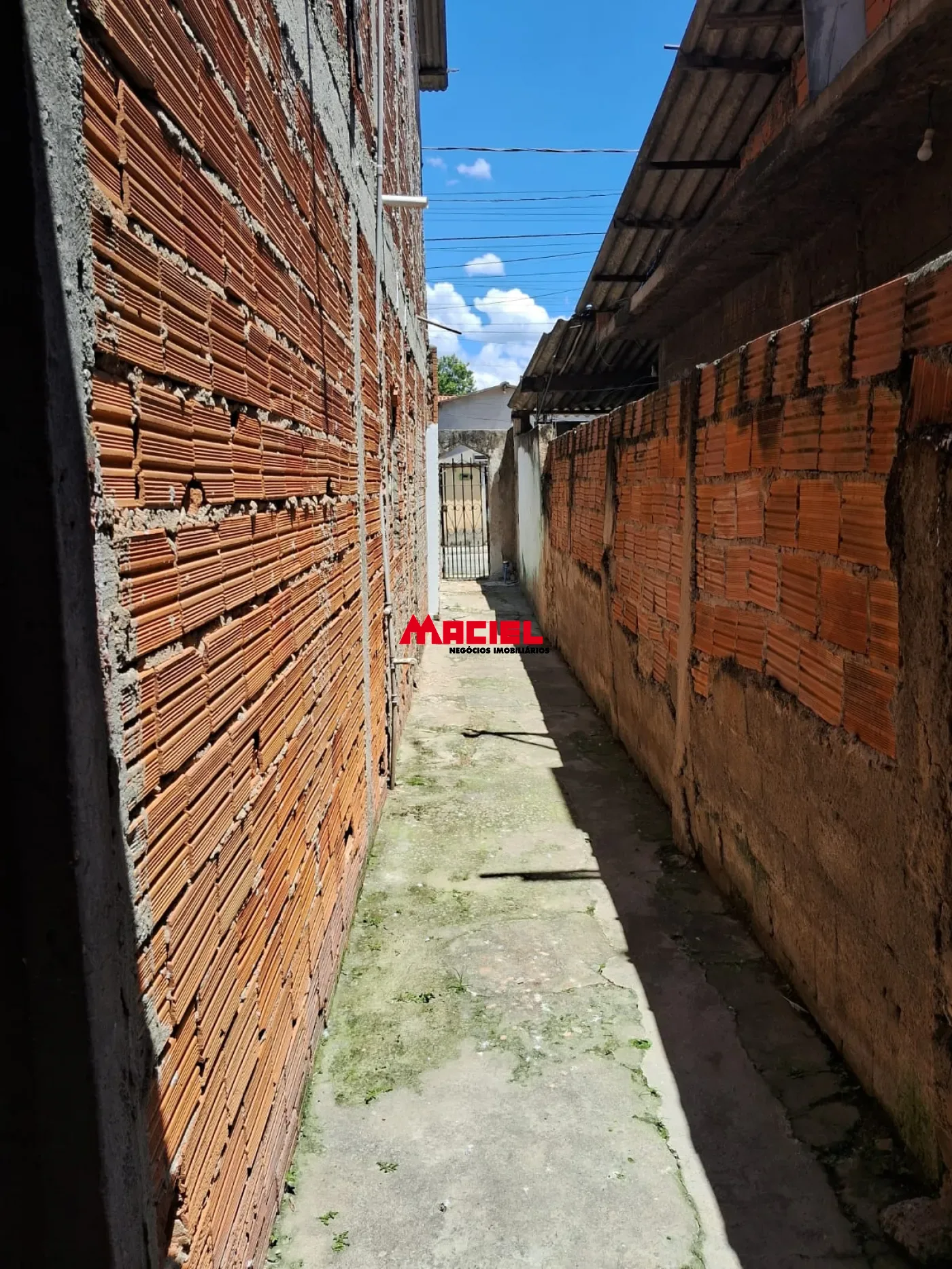 Alugar Casa / Sobrado em S&atilde;o Jos&eacute; dos Campos R$ 1.400,00 - Foto 13