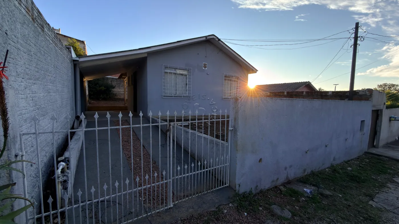 Comprar Casa / Padr&atilde;o em Castro R$ 240.000,00 - Foto 2