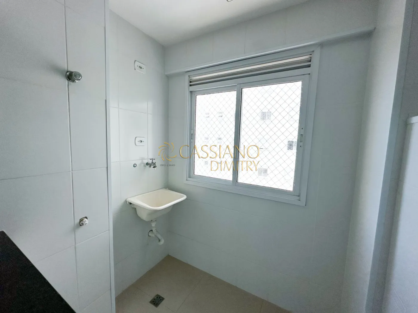 Alugar Apartamento / Padr&atilde;o em S&atilde;o Jos&eacute; dos Campos R$ 2.700,00 - Foto 4