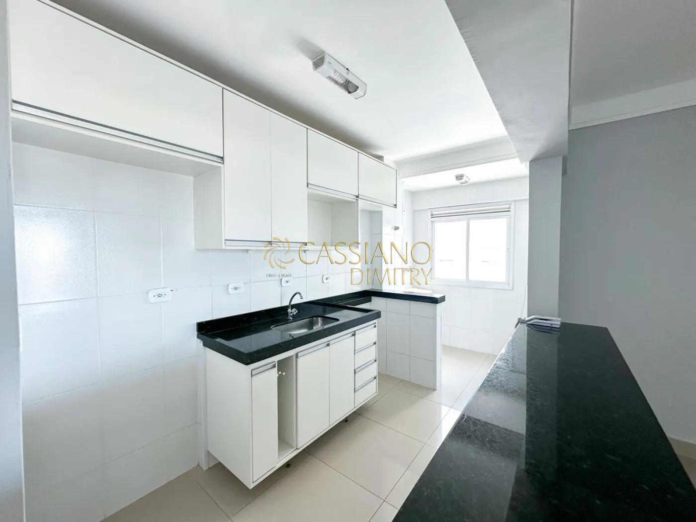 Alugar Apartamento / Padr&atilde;o em S&atilde;o Jos&eacute; dos Campos R$ 2.700,00 - Foto 3