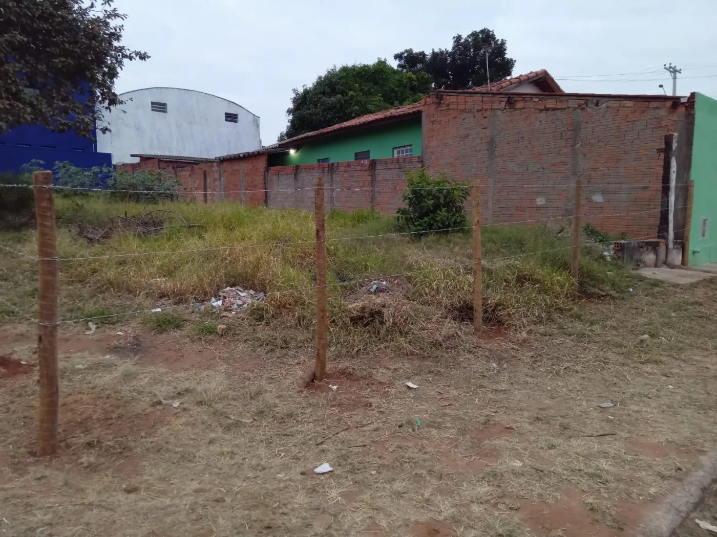 Comprar Terreno / Padr&atilde;o em Botucatu R$ 220.000,00 - Foto 2