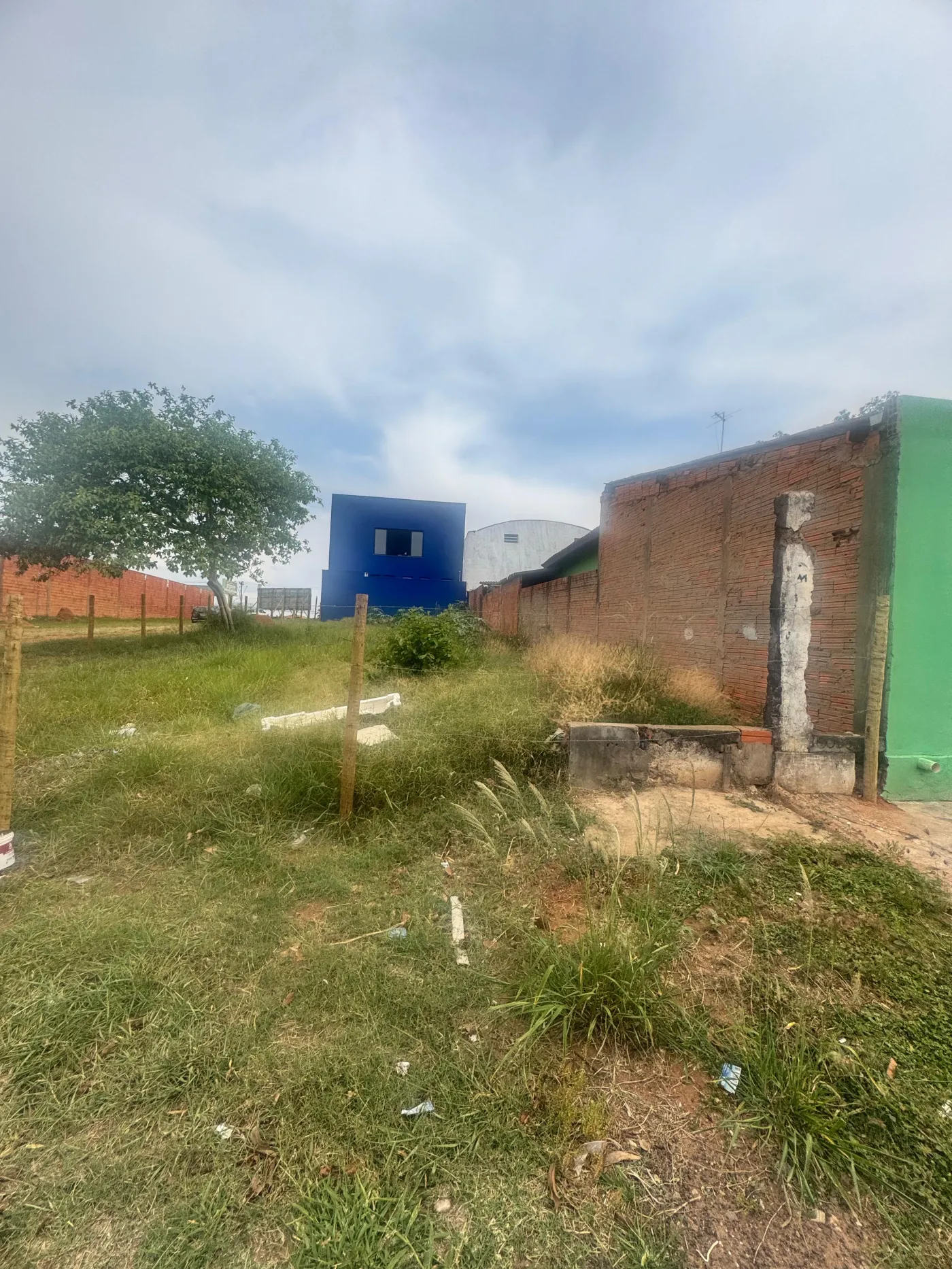 Comprar Terreno / Padr&atilde;o em Botucatu R$ 220.000,00 - Foto 4