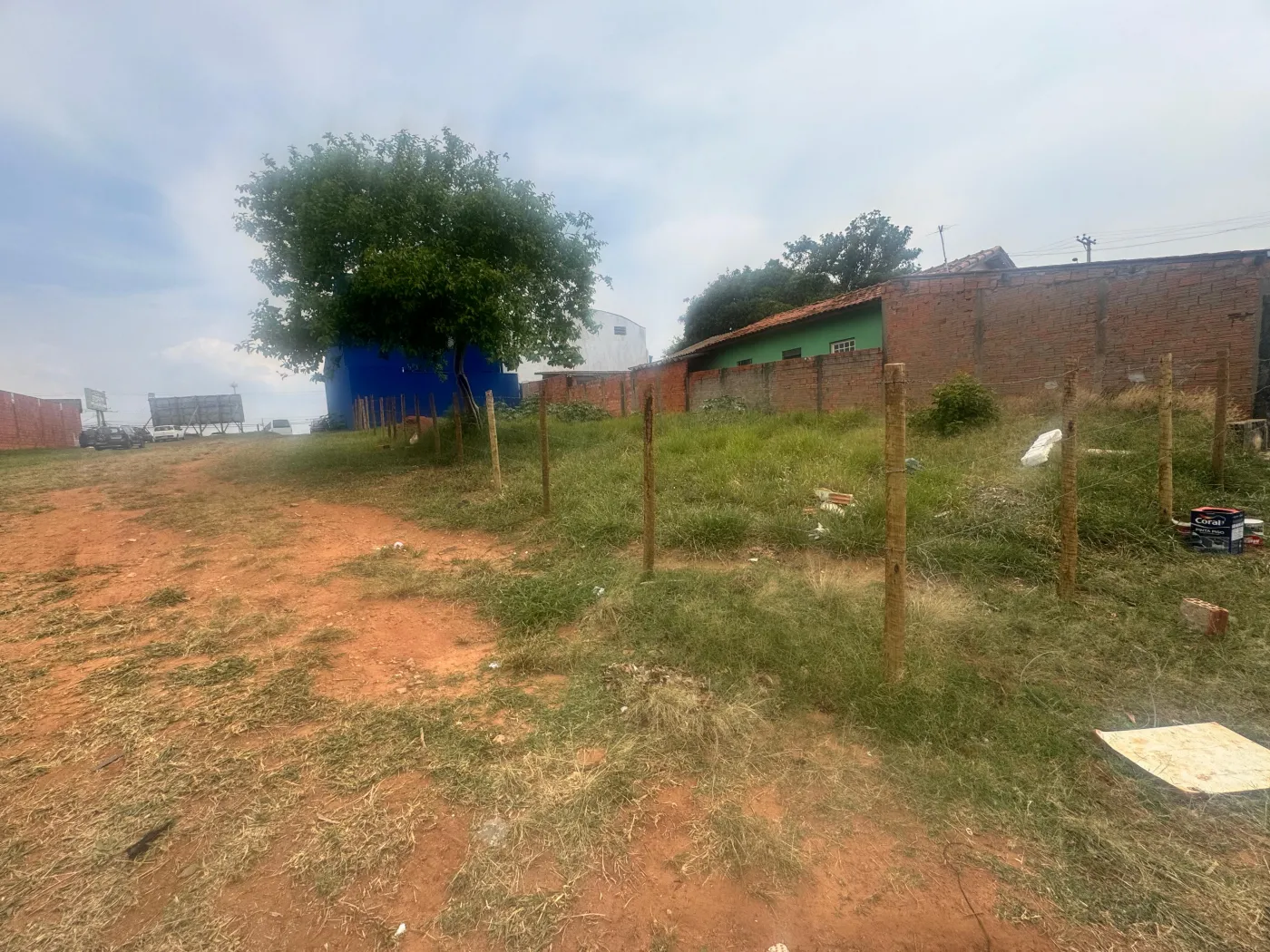 Comprar Terreno / Padr&atilde;o em Botucatu R$ 220.000,00 - Foto 5