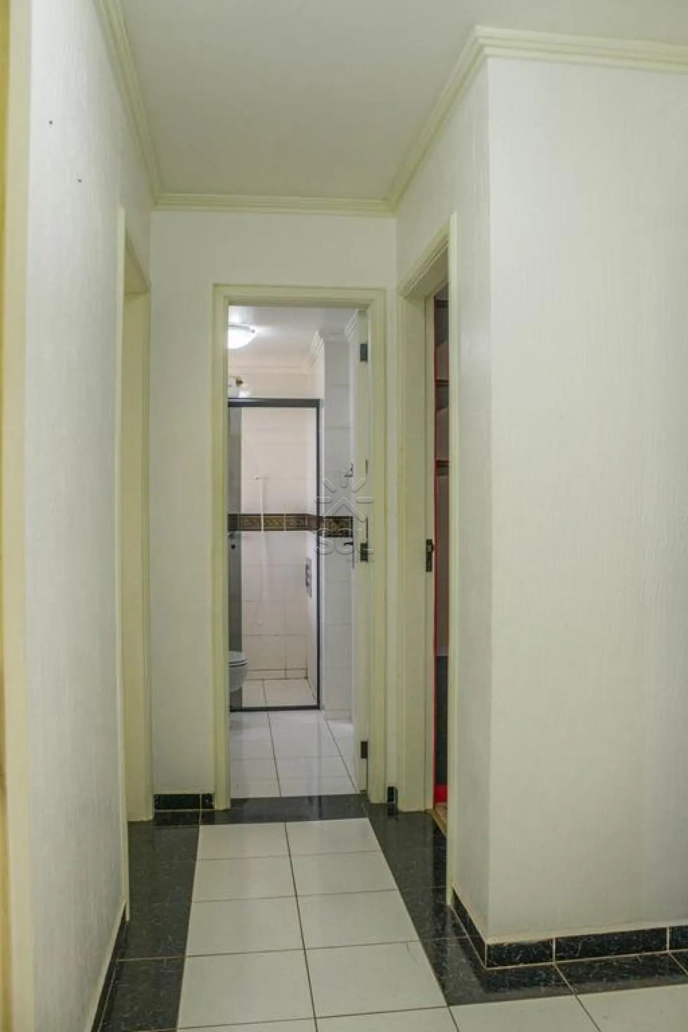 Apartamento amplo à venda no Edifício Vivaldi - Centro de Foz do Iguaçu