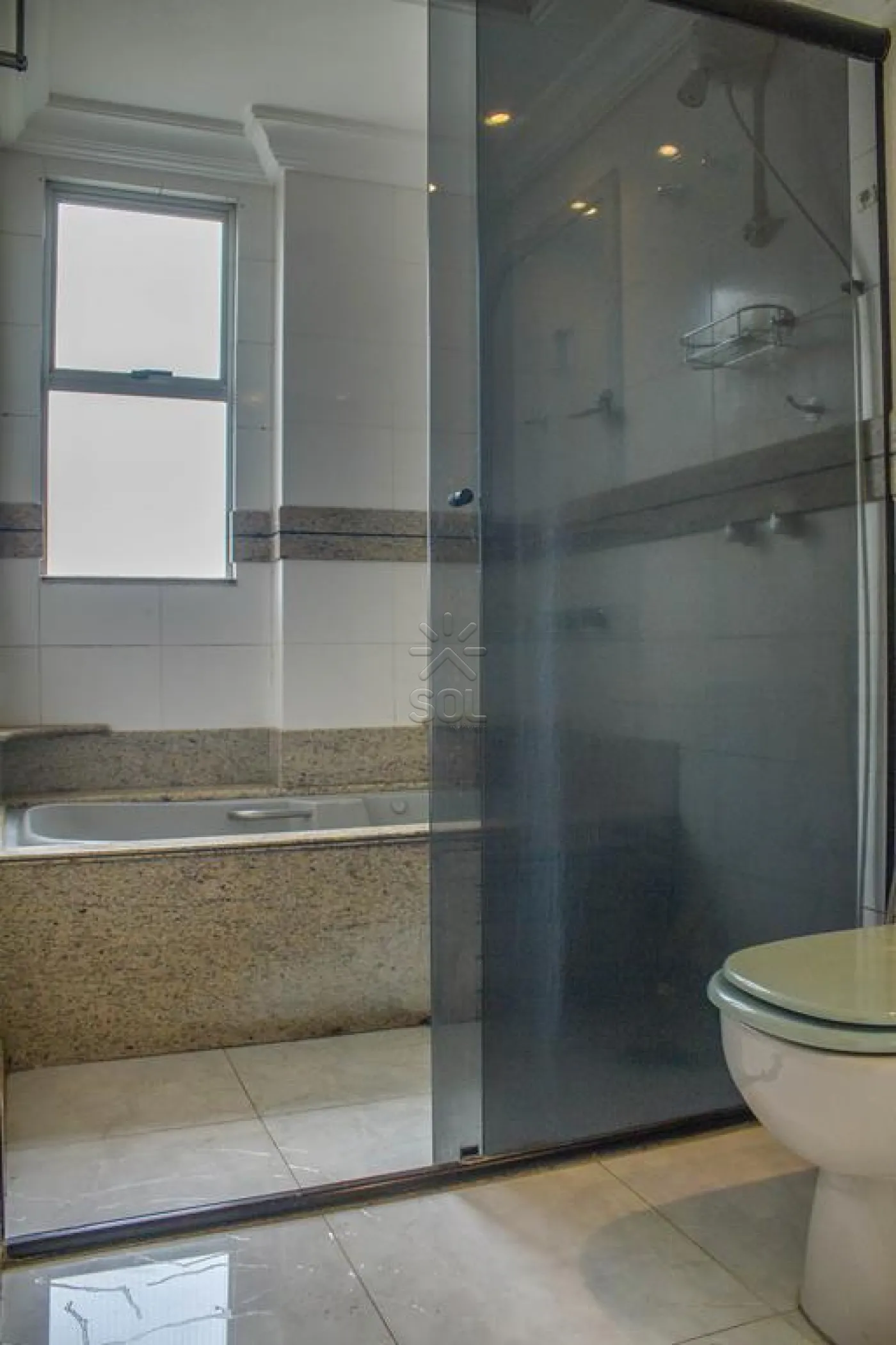 Apartamento amplo à venda no Edifício Vivaldi - Centro de Foz do Iguaçu