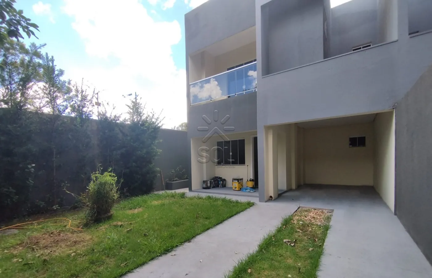 Sobrado à venda no Jardim Bourbon em Foz do Iguaçu/PR | 1 suíte + 2 quartos