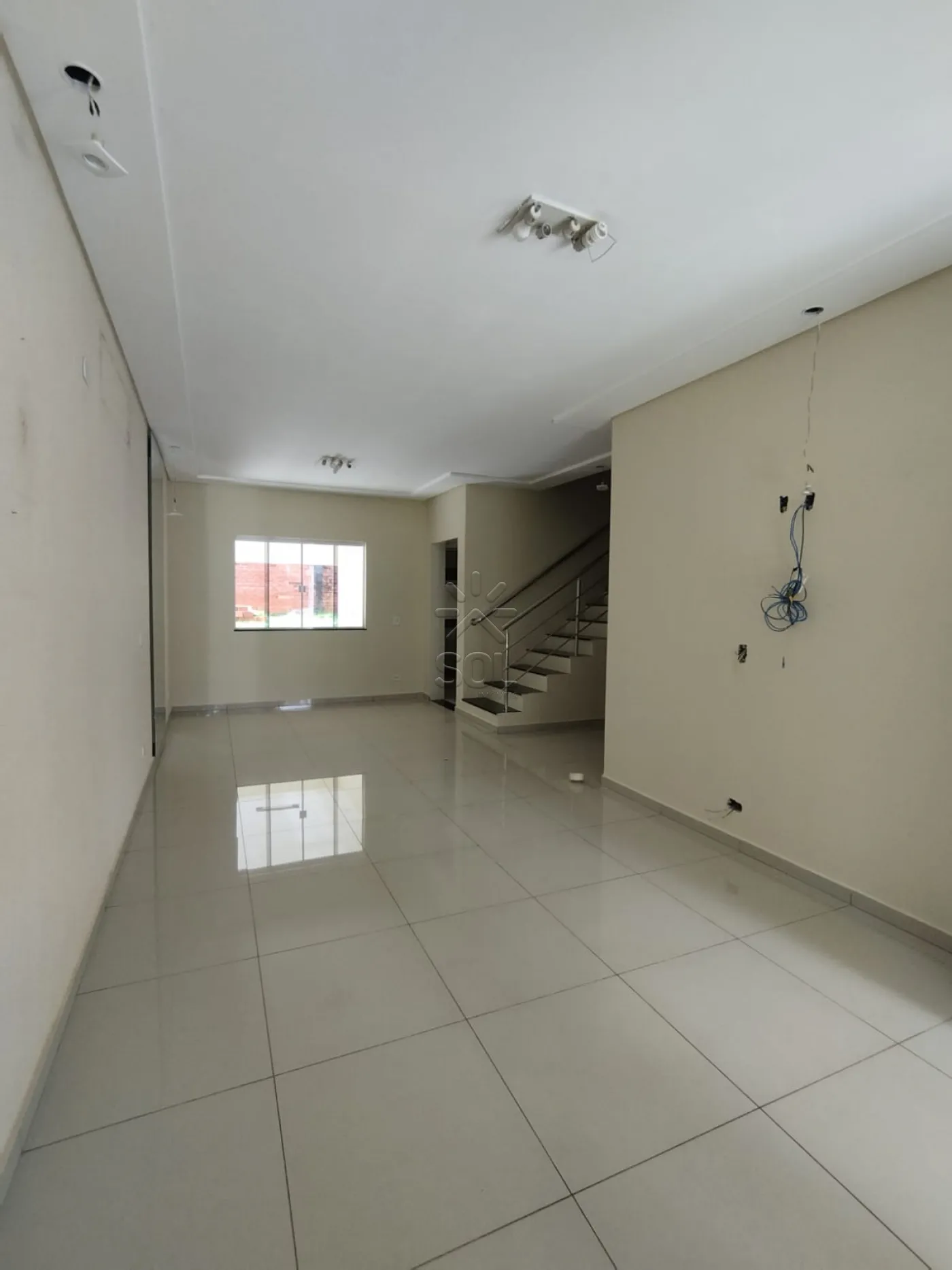 Sobrado à venda no Jardim Bourbon em Foz do Iguaçu/PR | 1 suíte + 2 quartos