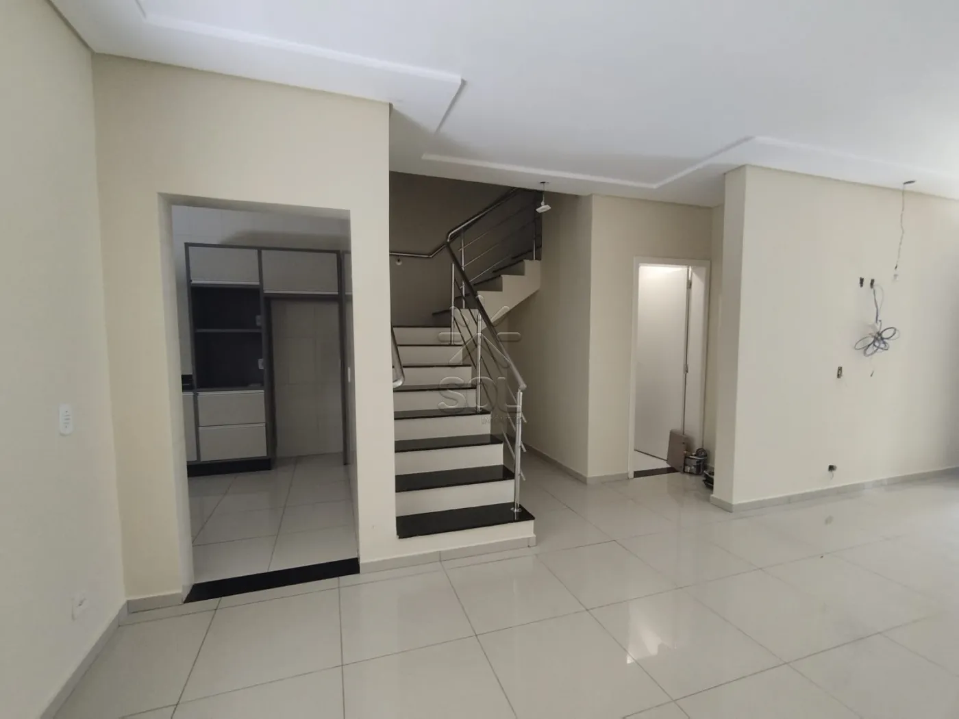 Sobrado à venda no Jardim Bourbon em Foz do Iguaçu/PR | 1 suíte + 2 quartos