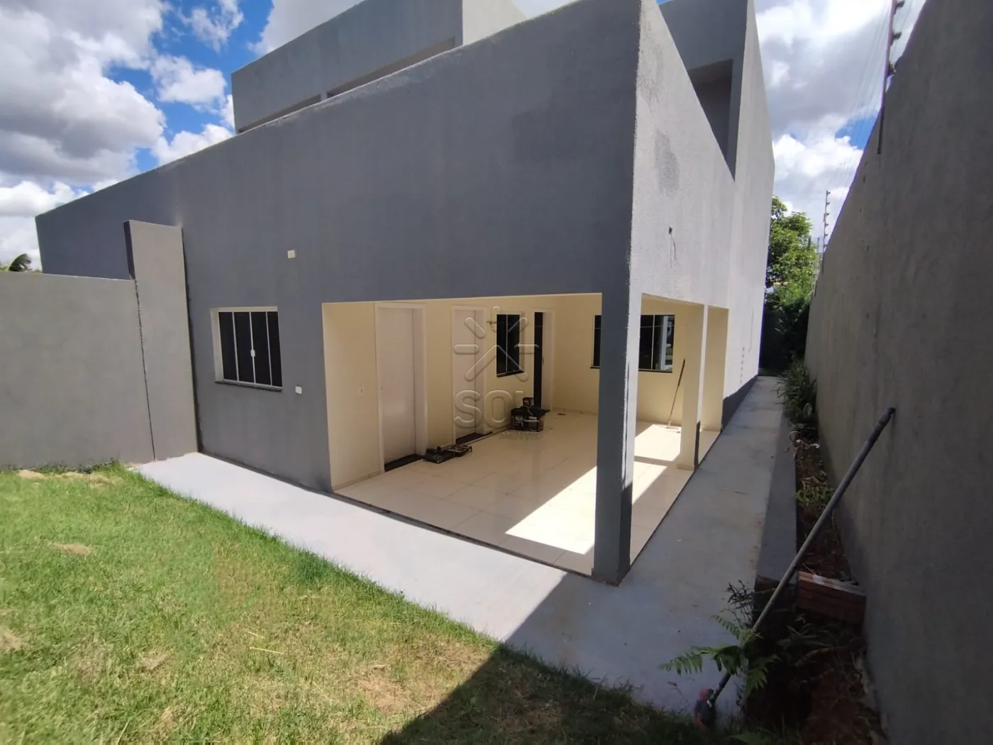 Sobrado à venda no Jardim Bourbon em Foz do Iguaçu/PR | 1 suíte + 2 quartos