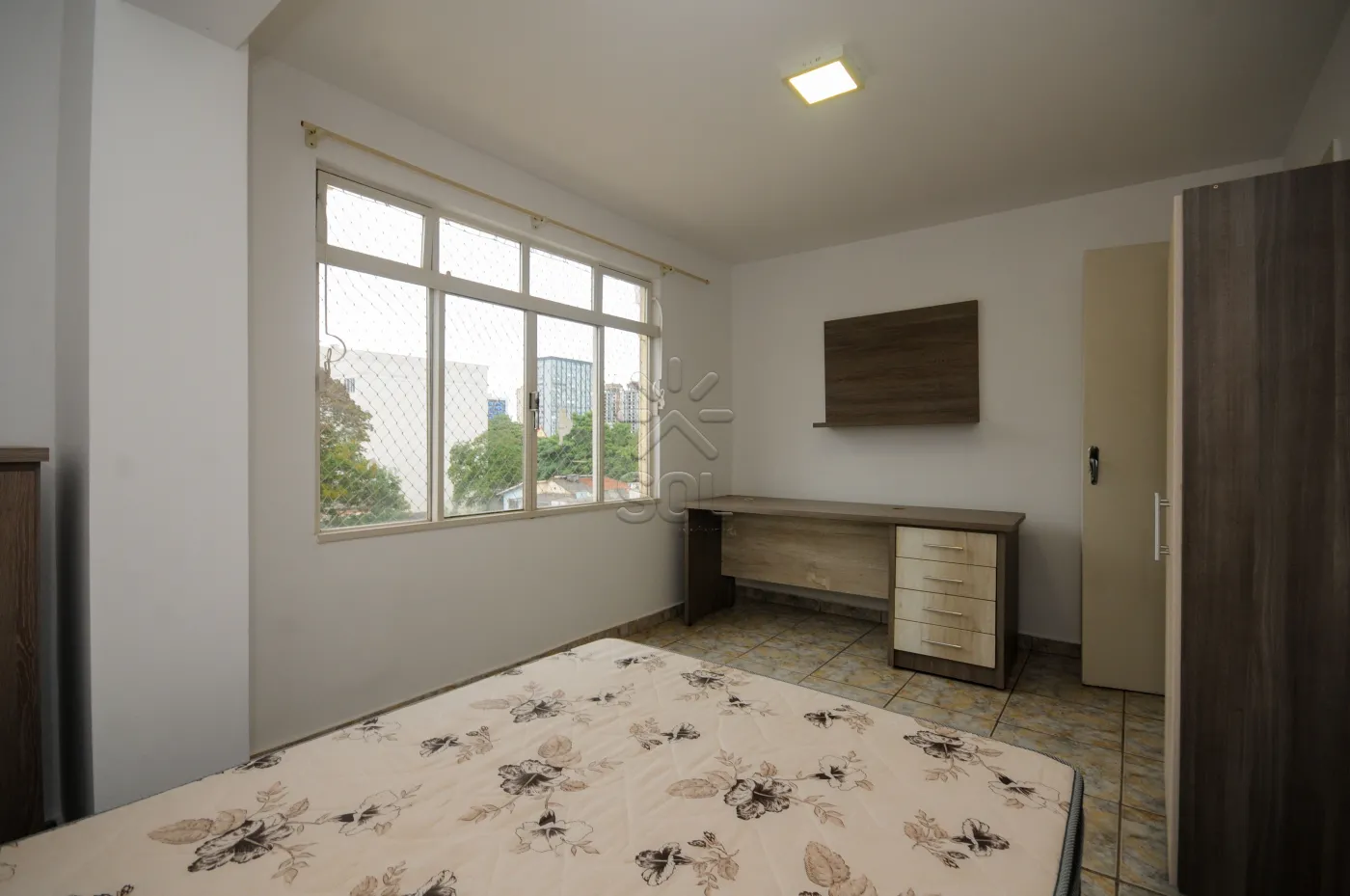 Apartamento à venda no Edifício Carlos Sbaraini - Centro de Foz do Iguaçu/PR