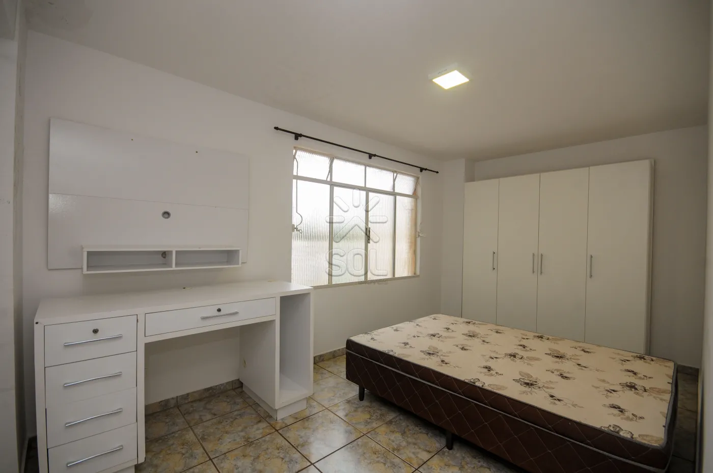 Apartamento à venda no Edifício Carlos Sbaraini - Centro de Foz do Iguaçu/PR