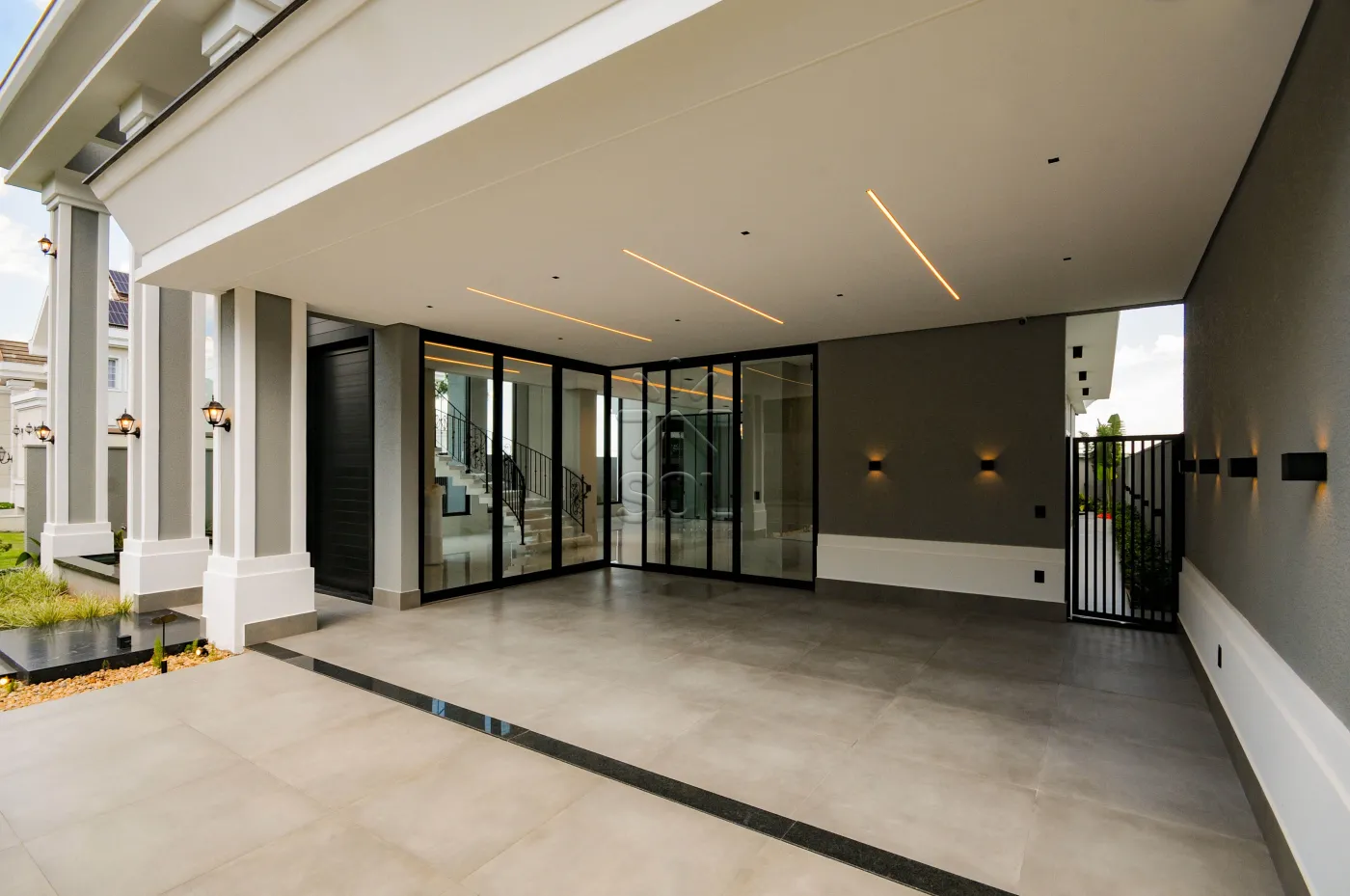 SOBRADO DE ALTO PADRÃO TOTALMENTE MOBILIADO À VENDA, CONDOMÍNIO ECO BELLA VISTA - FOZ DO IGUAÇU/PR