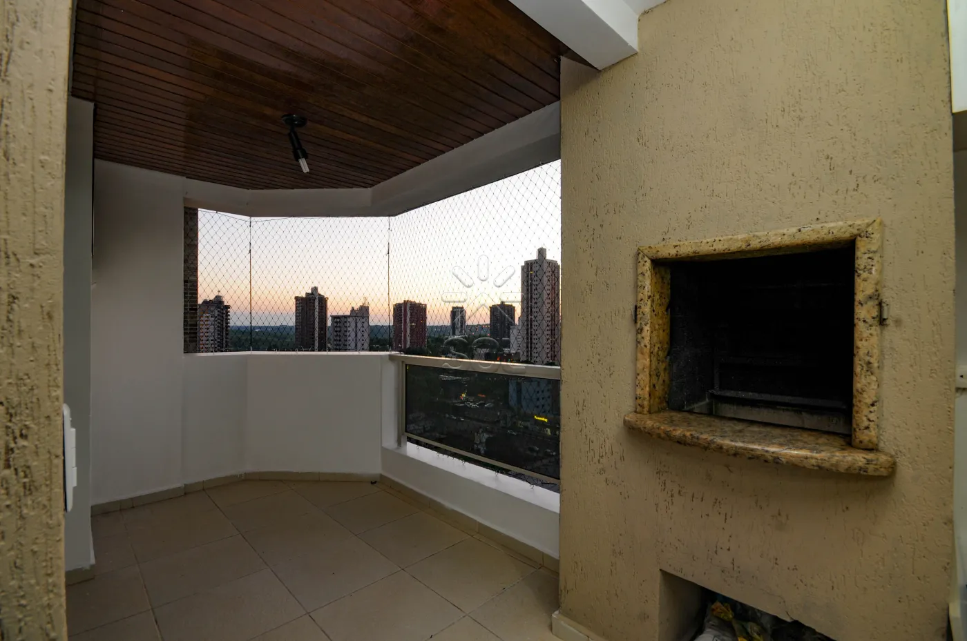 Apartamento amplo à venda no Edifício Vivaldi - Centro de Foz do Iguaçu