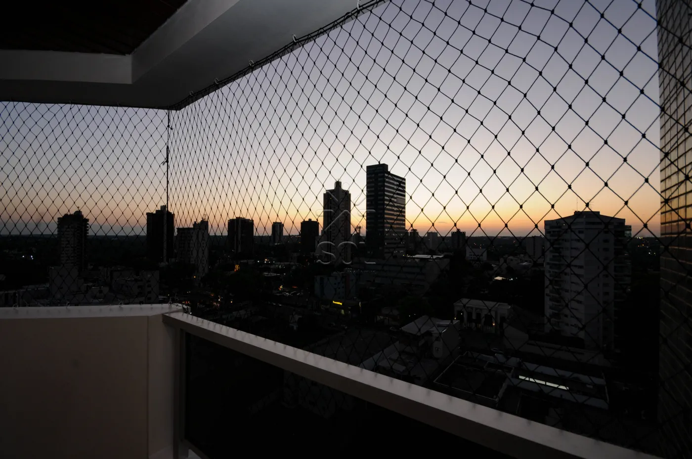 Apartamento amplo à venda no Edifício Vivaldi - Centro de Foz do Iguaçu