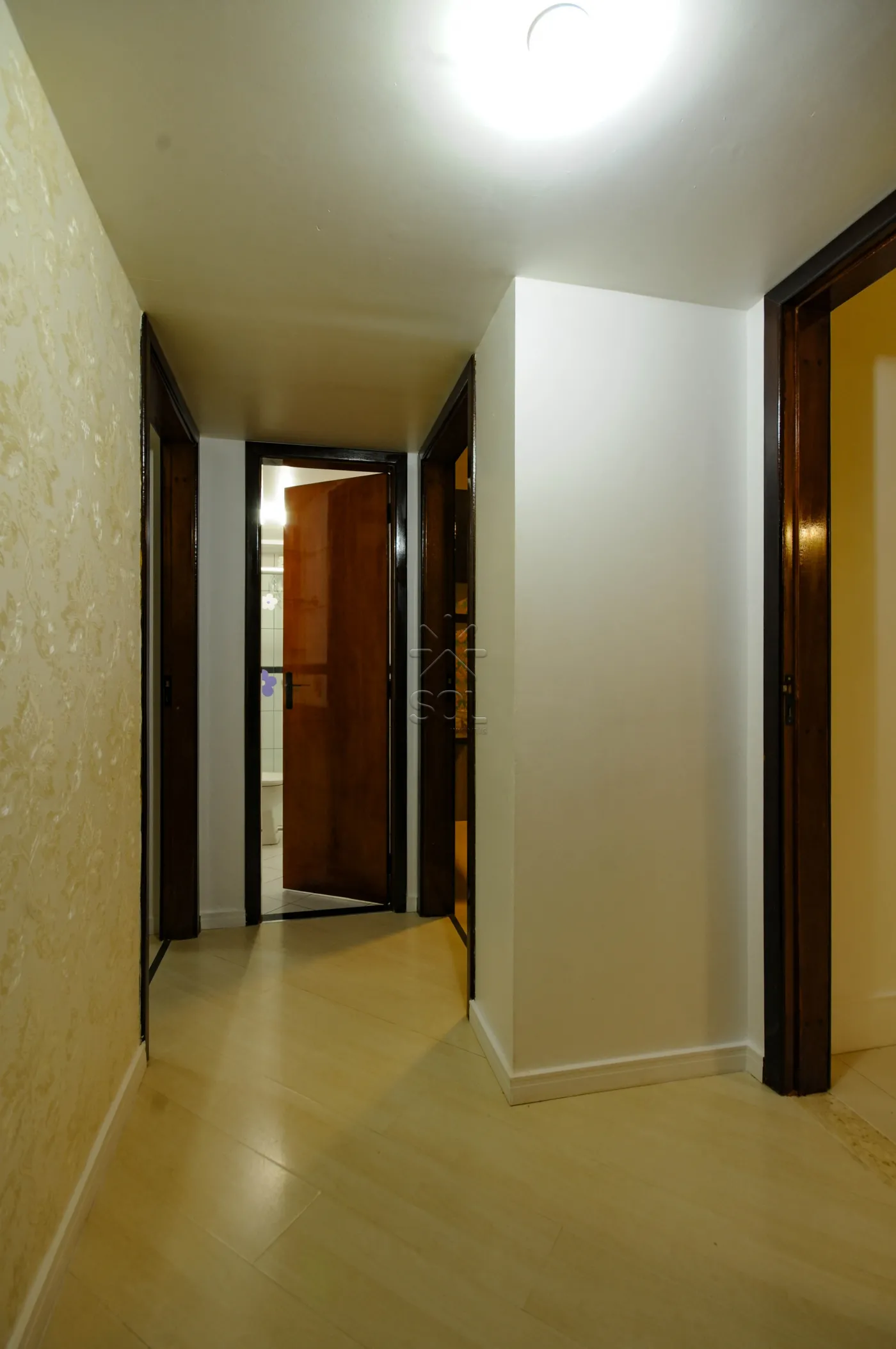 Apartamento amplo à venda no Edifício Vivaldi - Centro de Foz do Iguaçu