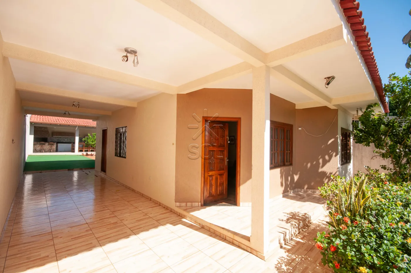 Casa à venda no Jardim Petrópolis em Foz do Iguaçu/PR - 184,04m² construídos, piscina e edícula com churrasqueira