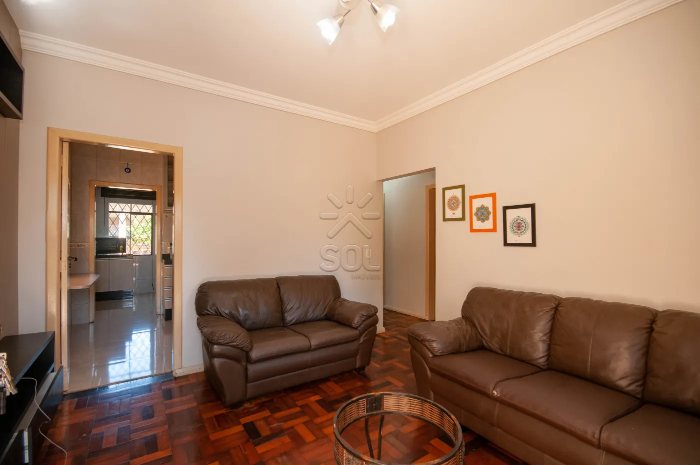 Casa à venda no Jardim Petrópolis em Foz do Iguaçu/PR - 184,04m² construídos, piscina e edícula com churrasqueira