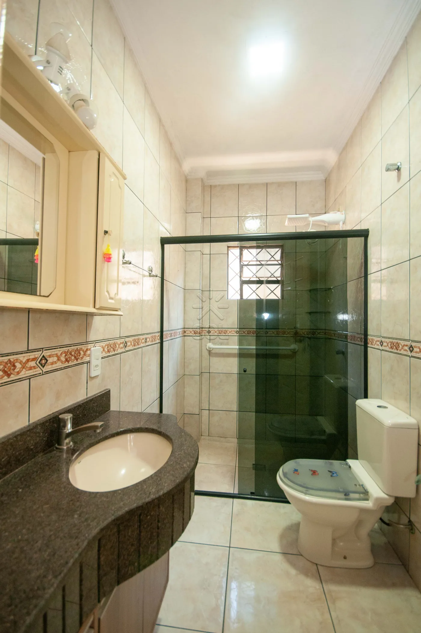 Casa à venda no Jardim Petrópolis em Foz do Iguaçu/PR - 184,04m² construídos, piscina e edícula com churrasqueira