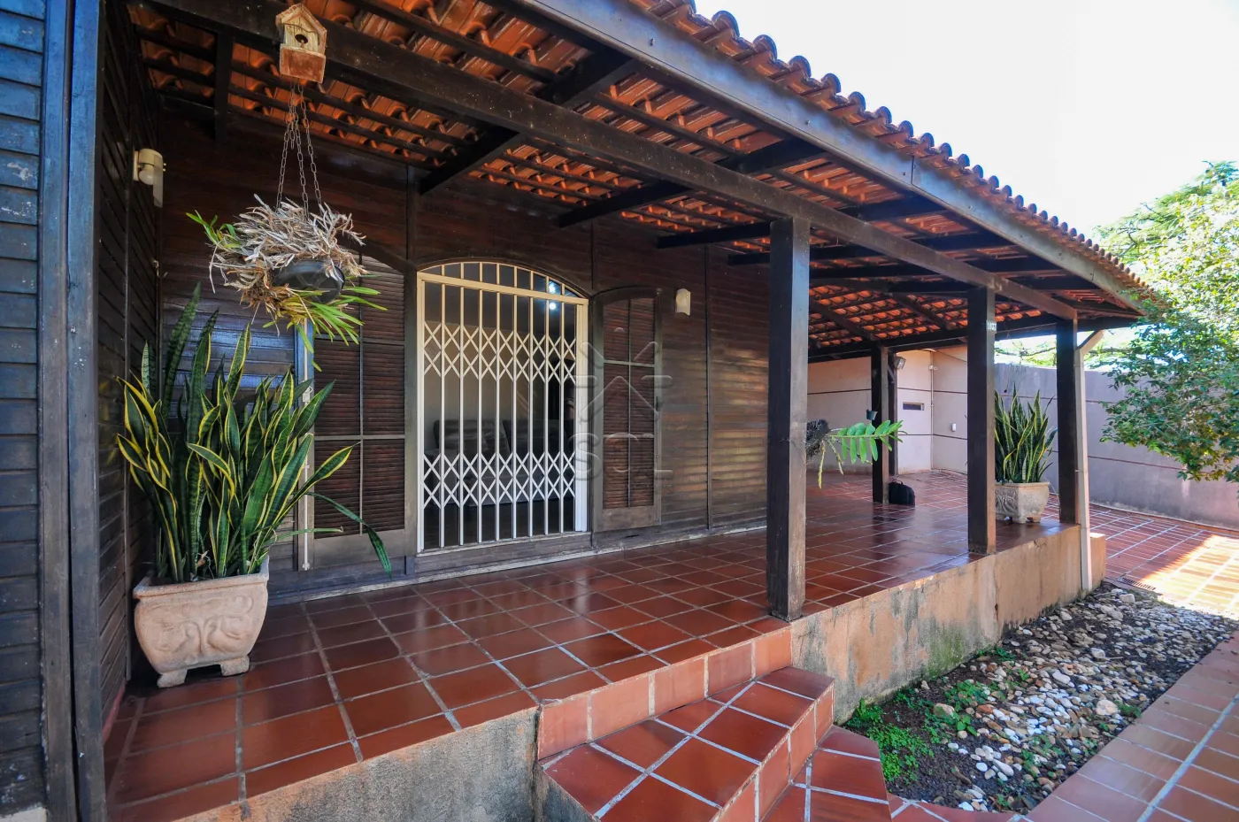 Terreno/casa de madeira à venda no Beverly Falls Park em Foz do Iguaçu/PR - 344,11m² | 3 quartos | Edícula com churrasqueira | Piscina
