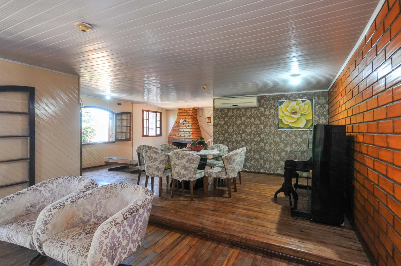 Terreno/casa de madeira à venda no Beverly Falls Park em Foz do Iguaçu/PR - 344,11m² | 3 quartos | Edícula com churrasqueira | Piscina
