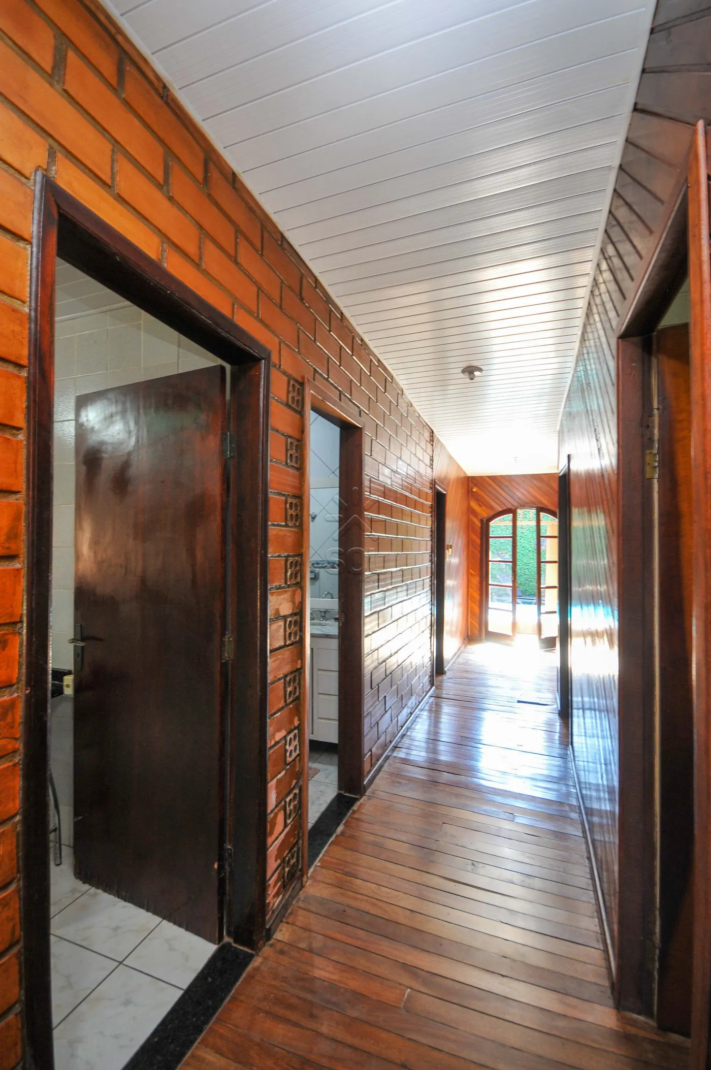 Terreno/casa de madeira à venda no Beverly Falls Park em Foz do Iguaçu/PR - 344,11m² | 3 quartos | Edícula com churrasqueira | Piscina
