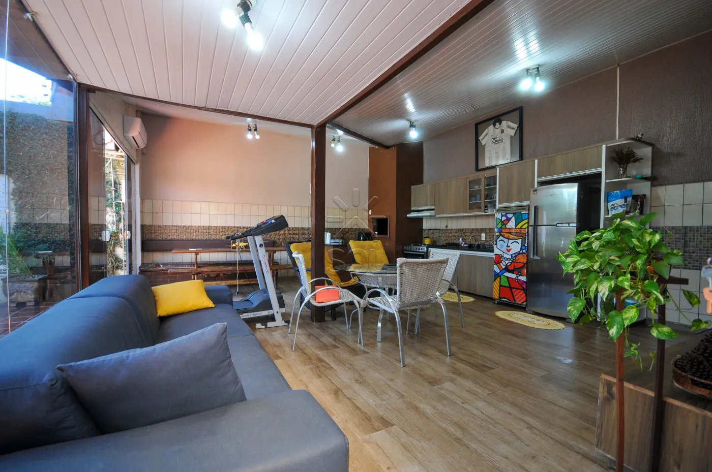Terreno/casa de madeira à venda no Beverly Falls Park em Foz do Iguaçu/PR - 344,11m² | 3 quartos | Edícula com churrasqueira | Piscina