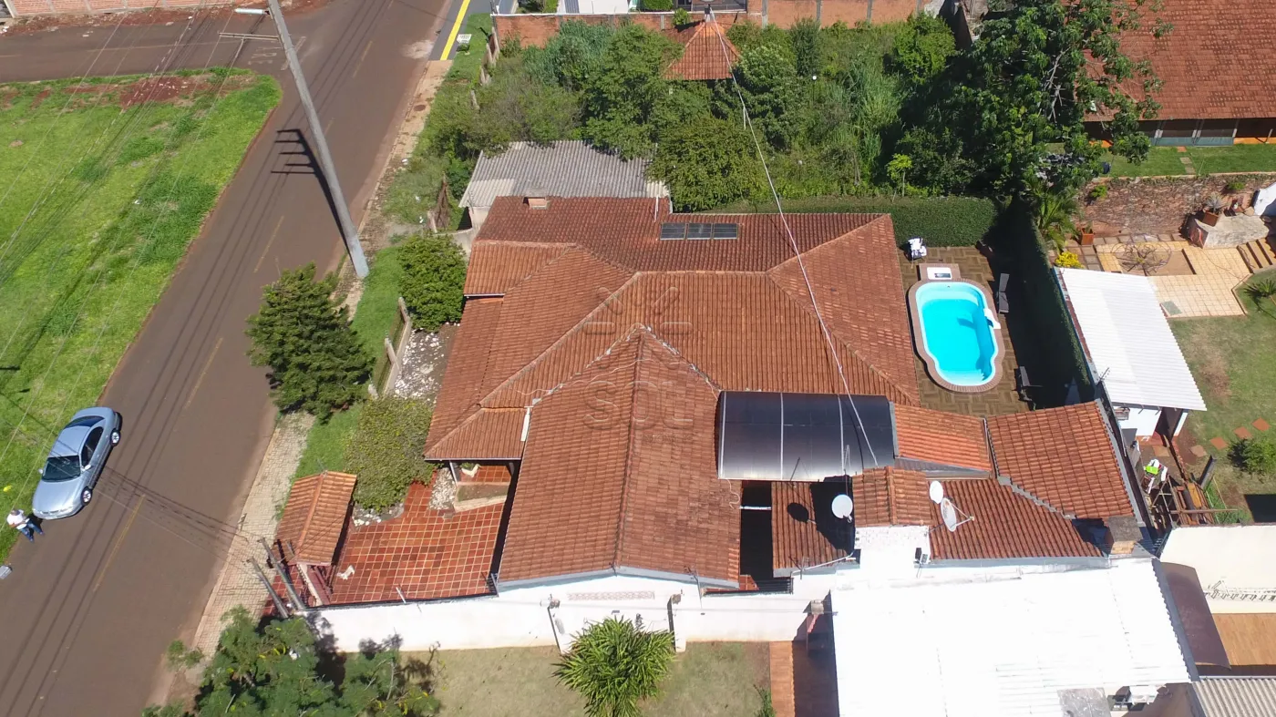 Terreno/casa de madeira à venda no Beverly Falls Park em Foz do Iguaçu/PR - 344,11m² | 3 quartos | Edícula com churrasqueira | Piscina