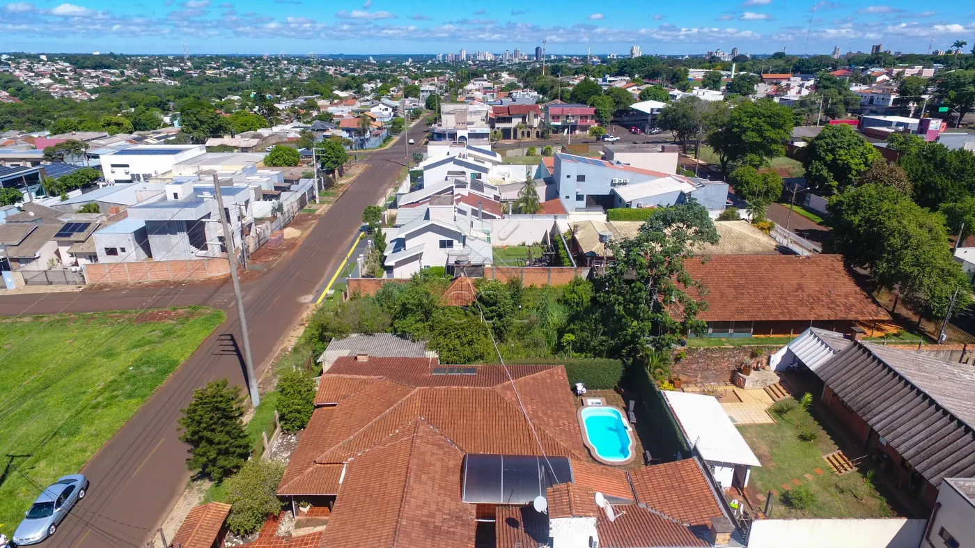 Terreno/casa de madeira à venda no Beverly Falls Park em Foz do Iguaçu/PR - 344,11m² | 3 quartos | Edícula com churrasqueira | Piscina