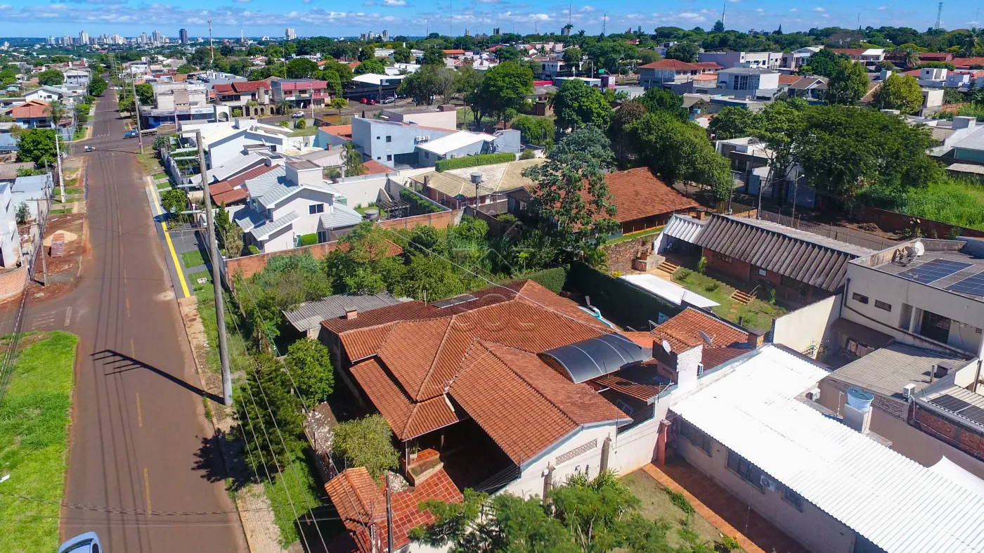 Terreno/casa de madeira à venda no Beverly Falls Park em Foz do Iguaçu/PR - 344,11m² | 3 quartos | Edícula com churrasqueira | Piscina