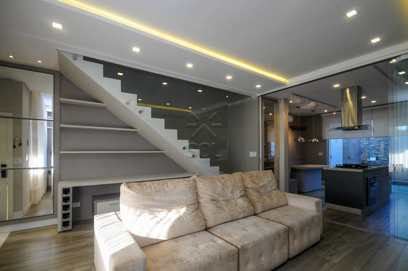 Sobrado semimobiliado para locação no Condomínio Residencial Concept Box House II em Foz do Iguaçu/PR | 2 Suítes | Piscina