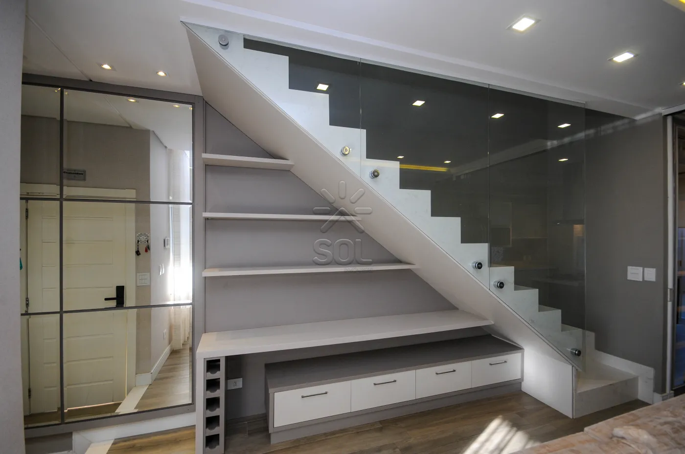 Sobrado semimobiliado para locação no Condomínio Residencial Concept Box House II em Foz do Iguaçu/PR | 2 Suítes | Piscina