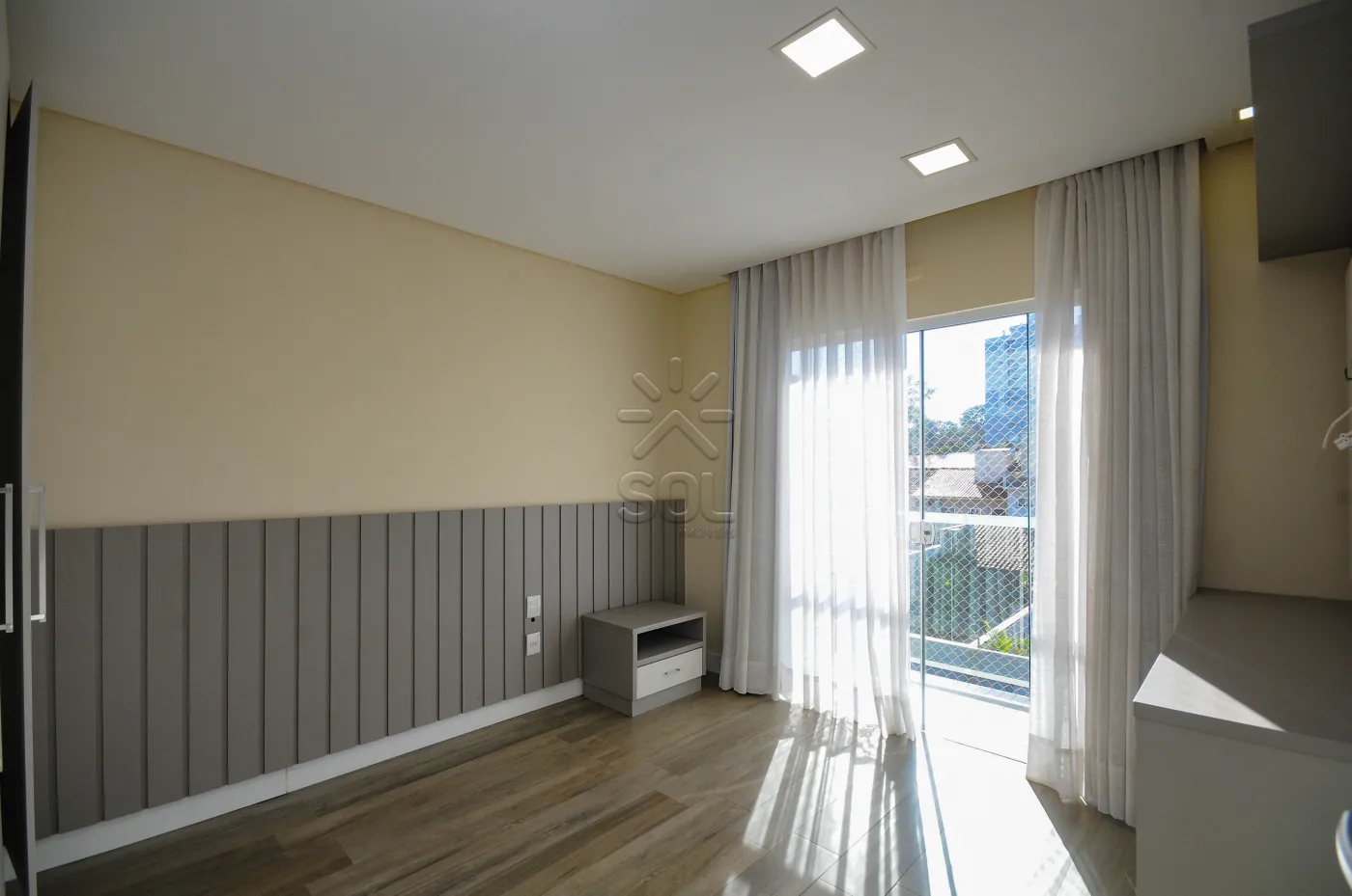 Sobrado semimobiliado para locação no Condomínio Residencial Concept Box House II em Foz do Iguaçu/PR | 2 Suítes | Piscina