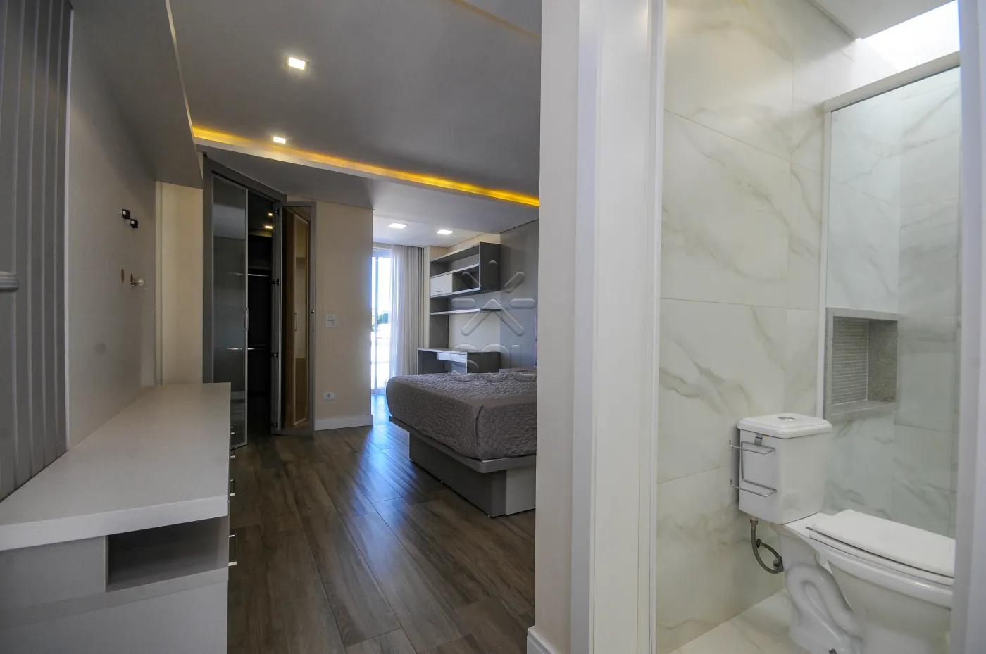 Sobrado semimobiliado para locação no Condomínio Residencial Concept Box House II em Foz do Iguaçu/PR | 2 Suítes | Piscina